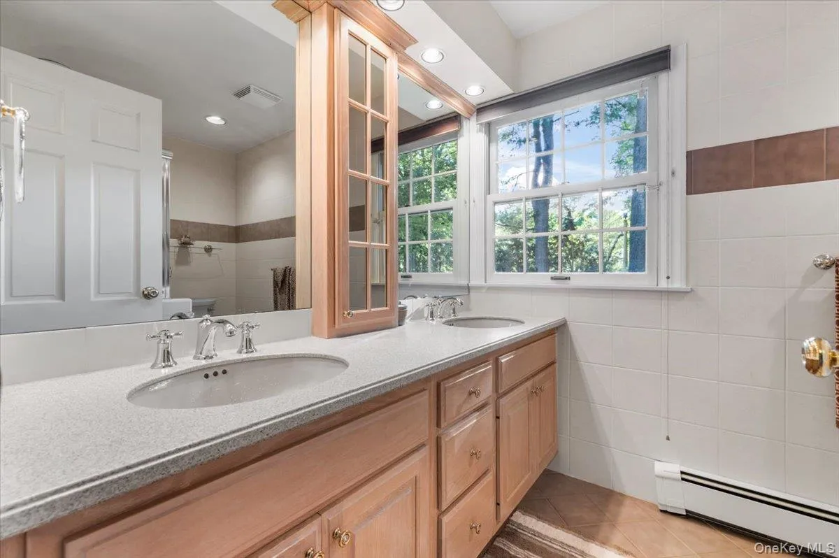 96 Plainview Road, Oyster Bay, NY, 6 Bedrooms Bedrooms, 17 Rooms Rooms,5 BathroomsBathrooms,Residential,For Rent,Plainview,0,1020613 96 Plainview Road, Oyster Bay, NY, 6 Bedrooms Bedrooms, 17 Rooms Rooms,5 BathroomsBathrooms,Residential,For Rent,Plainview,0,1020613
