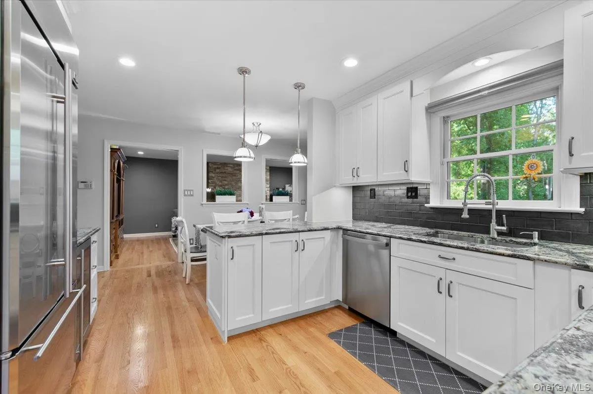 96 Plainview Road, Oyster Bay, NY, 6 Bedrooms Bedrooms, 17 Rooms Rooms,5 BathroomsBathrooms,Residential,For Rent,Plainview,0,1020613 96 Plainview Road, Oyster Bay, NY, 6 Bedrooms Bedrooms, 17 Rooms Rooms,5 BathroomsBathrooms,Residential,For Rent,Plainview,0,1020613