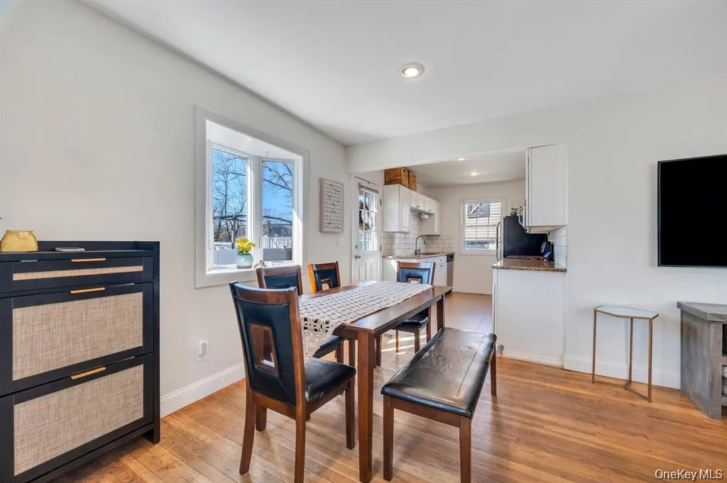 28 Saint Joseph Avenue, Brookhaven, NY, 3 Bedrooms Bedrooms, 6 Rooms Rooms,1 BathroomBathrooms,Residential,For Rent,Saint Joseph,0,1020620 28 Saint Joseph Avenue, Brookhaven, NY, 3 Bedrooms Bedrooms, 6 Rooms Rooms,1 BathroomBathrooms,Residential,For Rent,Saint Joseph,0,1020620