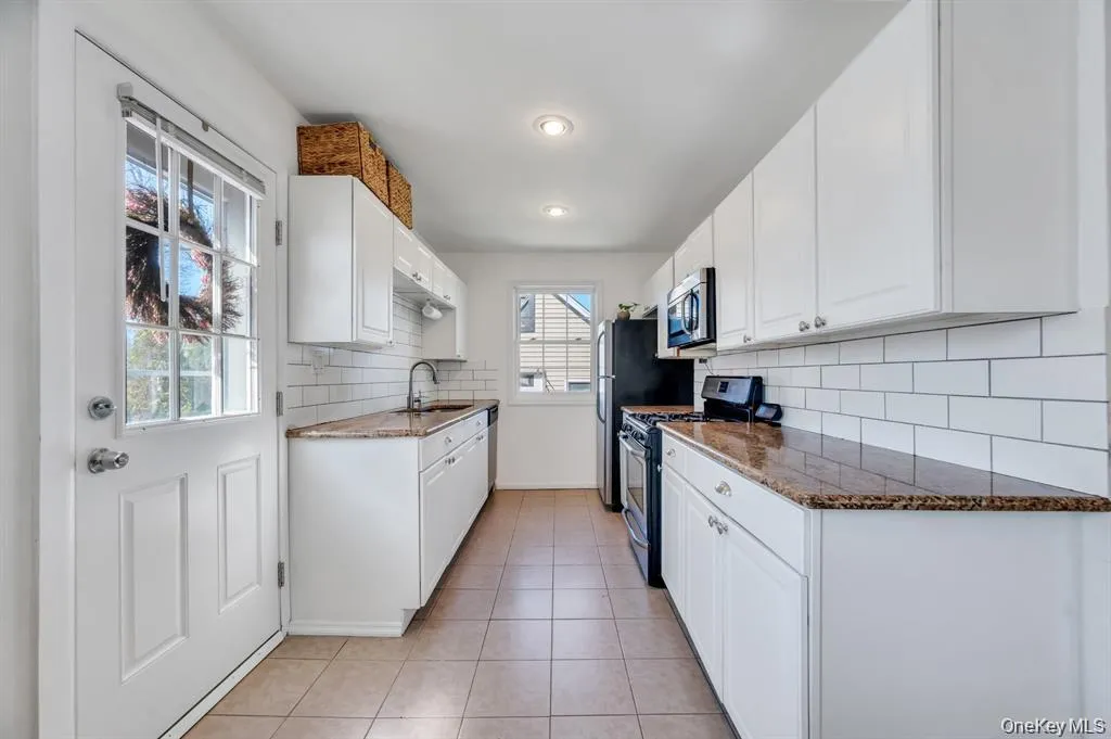 28 Saint Joseph Avenue, Brookhaven, NY, 3 Bedrooms Bedrooms, 6 Rooms Rooms,1 BathroomBathrooms,Residential,For Rent,Saint Joseph,0,1020620 28 Saint Joseph Avenue, Brookhaven, NY, 3 Bedrooms Bedrooms, 6 Rooms Rooms,1 BathroomBathrooms,Residential,For Rent,Saint Joseph,0,1020620