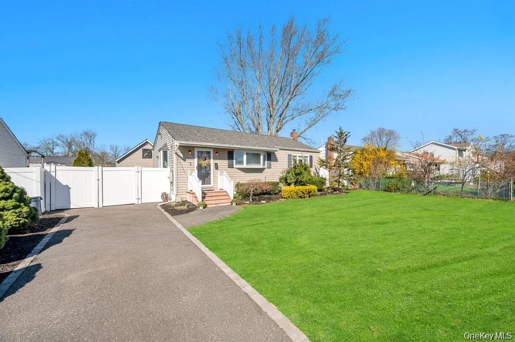 28 Saint Joseph Avenue, Brookhaven, NY, 3 Bedrooms Bedrooms, 6 Rooms Rooms,1 BathroomBathrooms,Residential,For Rent,Saint Joseph,0,1020620 28 Saint Joseph Avenue, Brookhaven, NY, 3 Bedrooms Bedrooms, 6 Rooms Rooms,1 BathroomBathrooms,Residential,For Rent,Saint Joseph,0,1020620