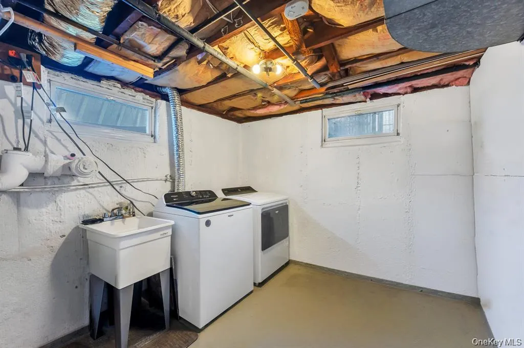 28 Saint Joseph Avenue, Brookhaven, NY, 3 Bedrooms Bedrooms, 6 Rooms Rooms,1 BathroomBathrooms,Residential,For Rent,Saint Joseph,0,1020620 28 Saint Joseph Avenue, Brookhaven, NY, 3 Bedrooms Bedrooms, 6 Rooms Rooms,1 BathroomBathrooms,Residential,For Rent,Saint Joseph,0,1020620