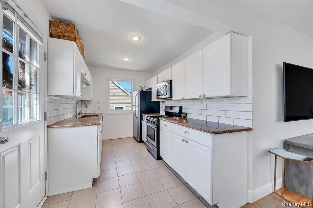 28 Saint Joseph Avenue, Brookhaven, NY, 3 Bedrooms Bedrooms, 6 Rooms Rooms,1 BathroomBathrooms,Residential,For Rent,Saint Joseph,0,1020620 28 Saint Joseph Avenue, Brookhaven, NY, 3 Bedrooms Bedrooms, 6 Rooms Rooms,1 BathroomBathrooms,Residential,For Rent,Saint Joseph,0,1020620