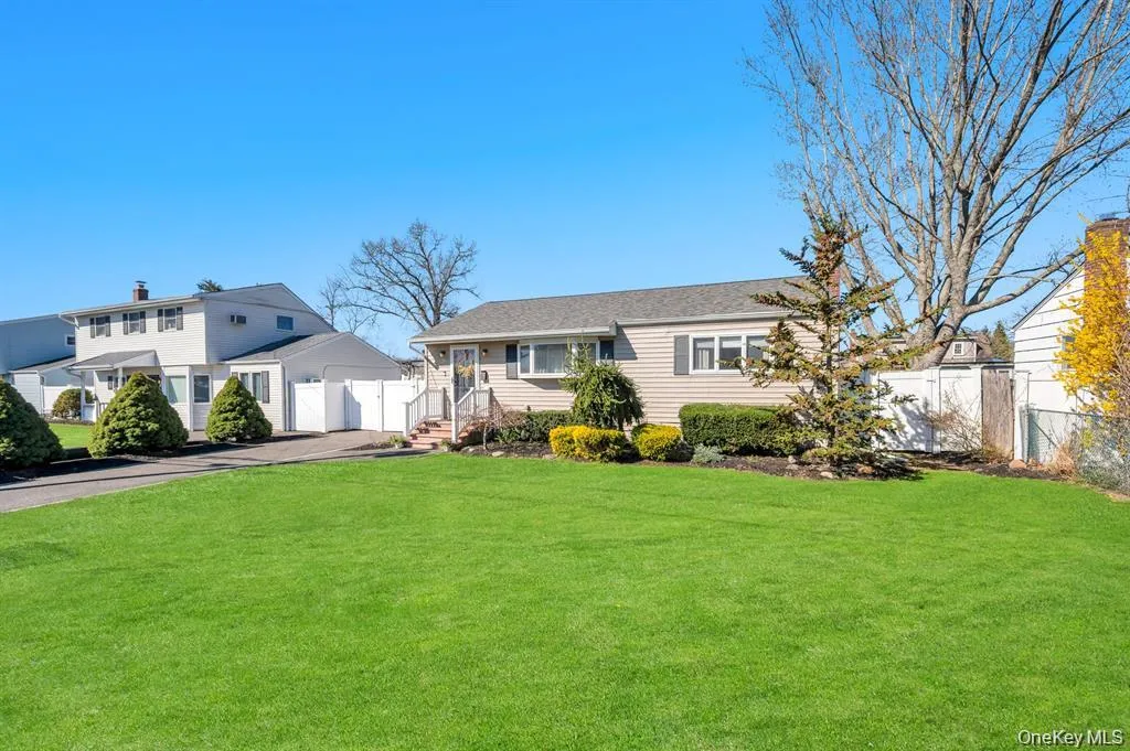 28 Saint Joseph Avenue, Brookhaven, NY, 3 Bedrooms Bedrooms, 6 Rooms Rooms,1 BathroomBathrooms,Residential,For Rent,Saint Joseph,0,1020620 28 Saint Joseph Avenue, Brookhaven, NY, 3 Bedrooms Bedrooms, 6 Rooms Rooms,1 BathroomBathrooms,Residential,For Rent,Saint Joseph,0,1020620