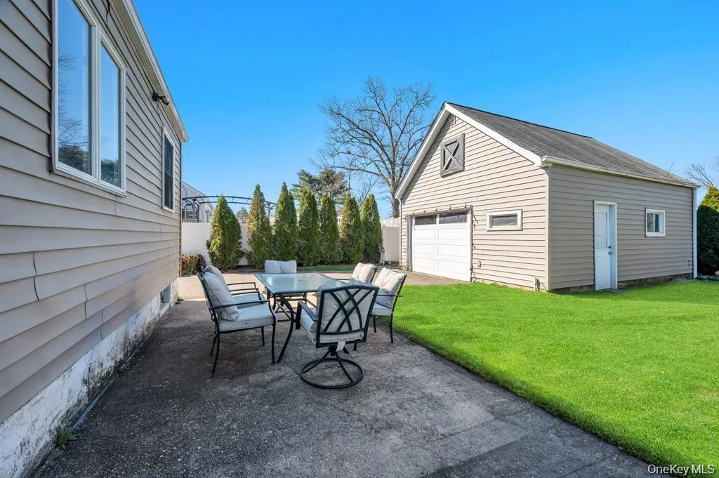 28 Saint Joseph Avenue, Brookhaven, NY, 3 Bedrooms Bedrooms, 6 Rooms Rooms,1 BathroomBathrooms,Residential,For Rent,Saint Joseph,0,1020620 28 Saint Joseph Avenue, Brookhaven, NY, 3 Bedrooms Bedrooms, 6 Rooms Rooms,1 BathroomBathrooms,Residential,For Rent,Saint Joseph,0,1020620