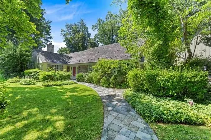 76 Wensley Drive, North Hempstead, NY, 4 Bedrooms Bedrooms, 9 Rooms Rooms,3 BathroomsBathrooms,Residential Lease,For Rent,Wensley,0,1020627 76 Wensley Drive, North Hempstead, NY, 4 Bedrooms Bedrooms, 9 Rooms Rooms,3 BathroomsBathrooms,Residential Lease,For Rent,Wensley,0,1020627