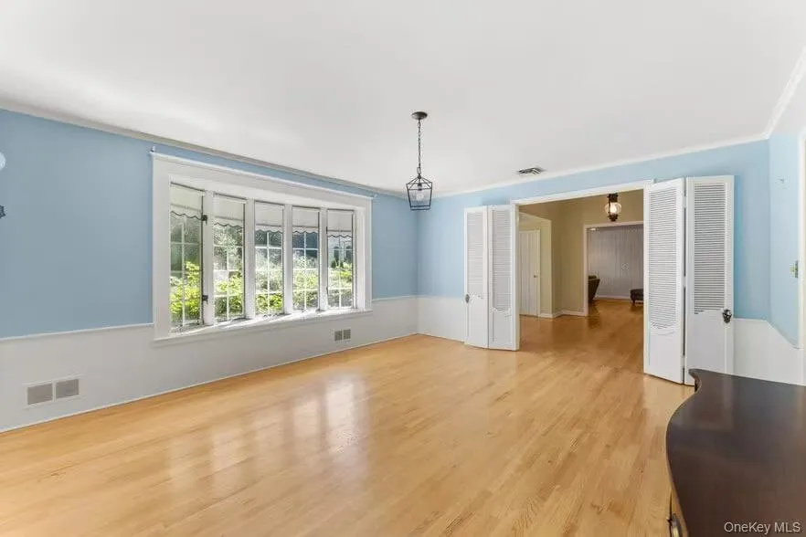 76 Wensley Drive, North Hempstead, NY, 4 Bedrooms Bedrooms, 9 Rooms Rooms,3 BathroomsBathrooms,Residential Lease,For Rent,Wensley,0,1020627 76 Wensley Drive, North Hempstead, NY, 4 Bedrooms Bedrooms, 9 Rooms Rooms,3 BathroomsBathrooms,Residential Lease,For Rent,Wensley,0,1020627