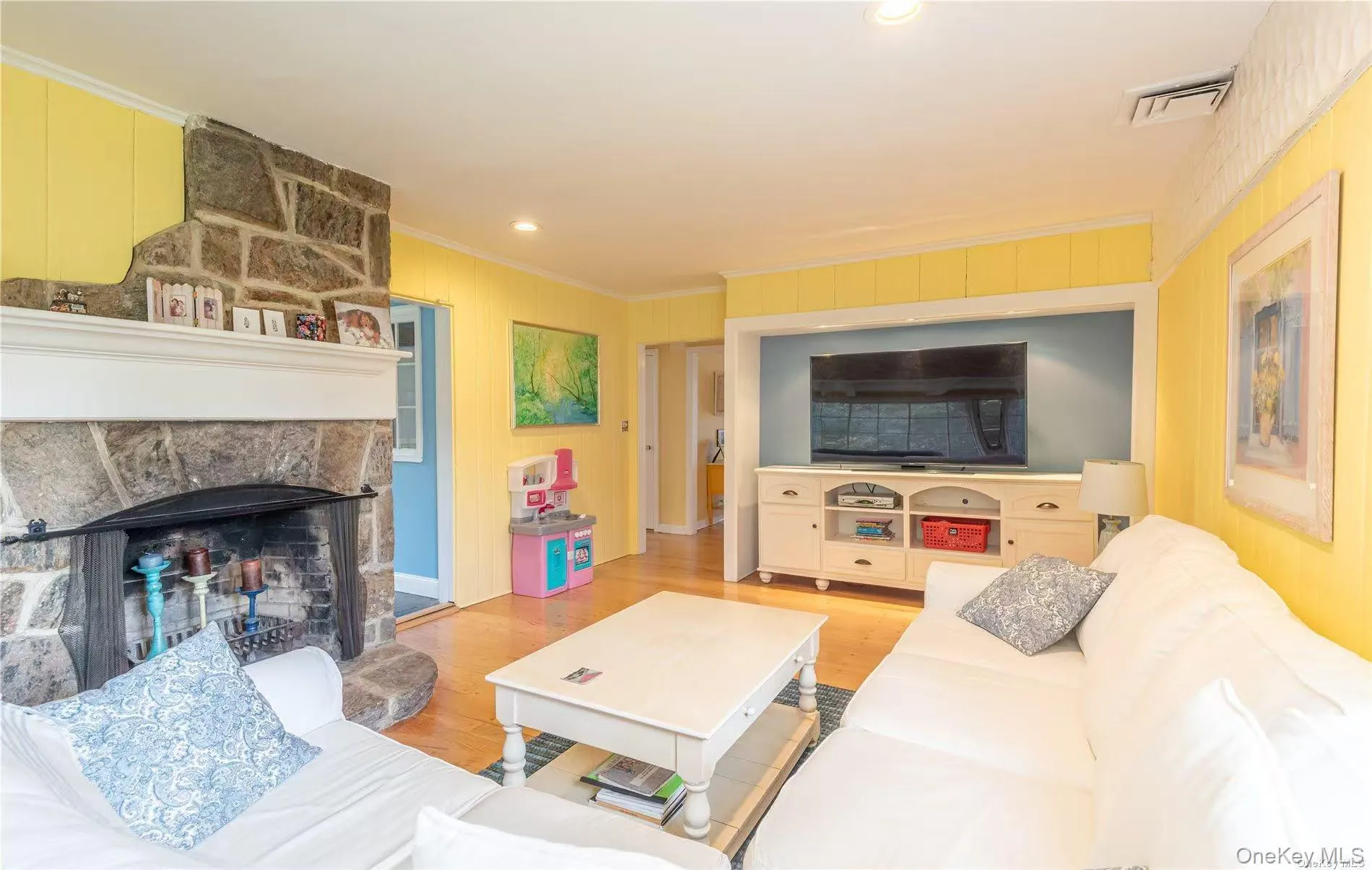 76 Wensley Drive, North Hempstead, NY, 4 Bedrooms Bedrooms, 9 Rooms Rooms,3 BathroomsBathrooms,Residential Lease,For Rent,Wensley,0,1020627 76 Wensley Drive, North Hempstead, NY, 4 Bedrooms Bedrooms, 9 Rooms Rooms,3 BathroomsBathrooms,Residential Lease,For Rent,Wensley,0,1020627