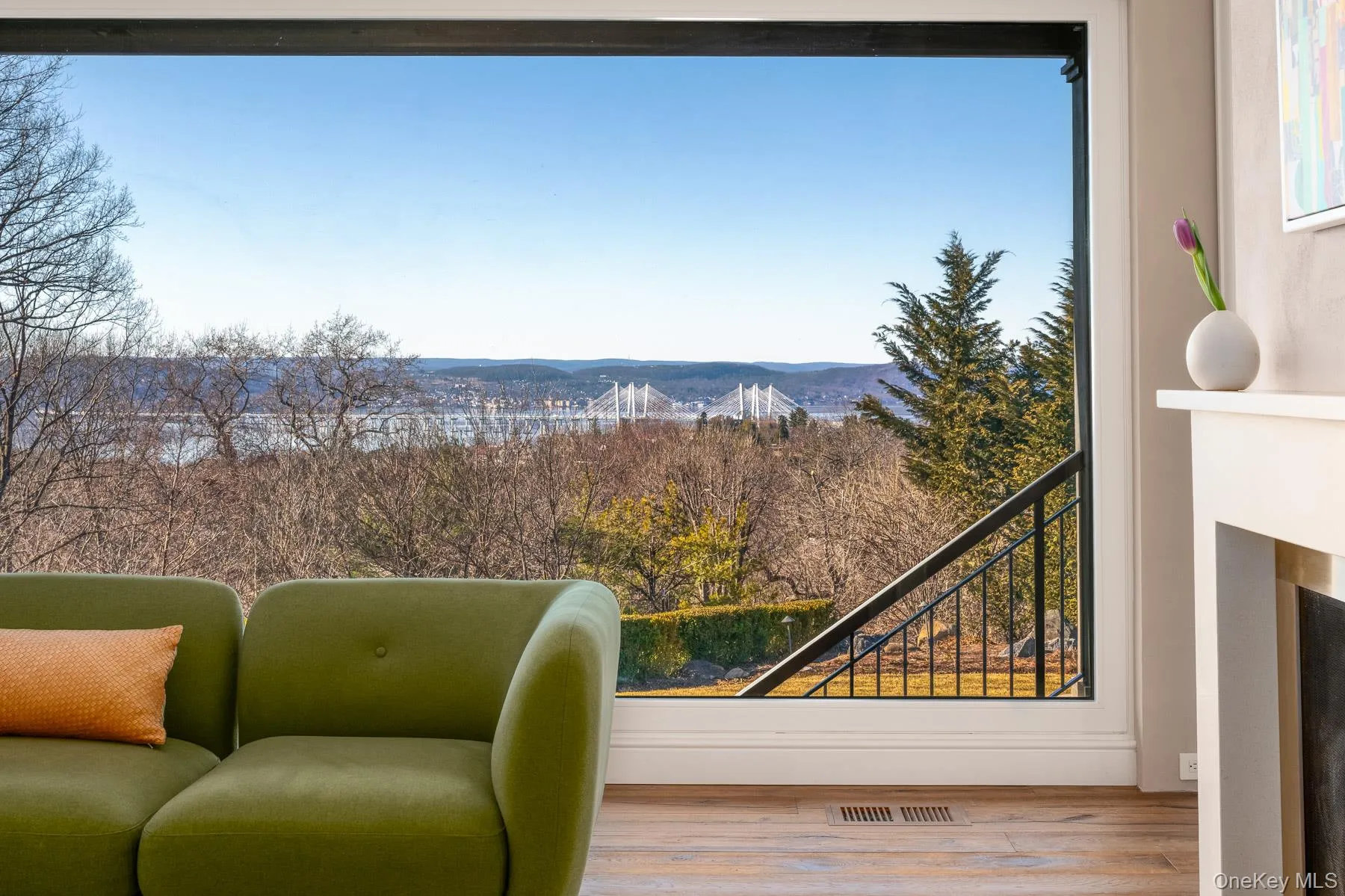 Panoramic windows offer stunning views of the Hudson River and beyond. Panoramic windows offer stunning views of the Hudson River and beyond.
