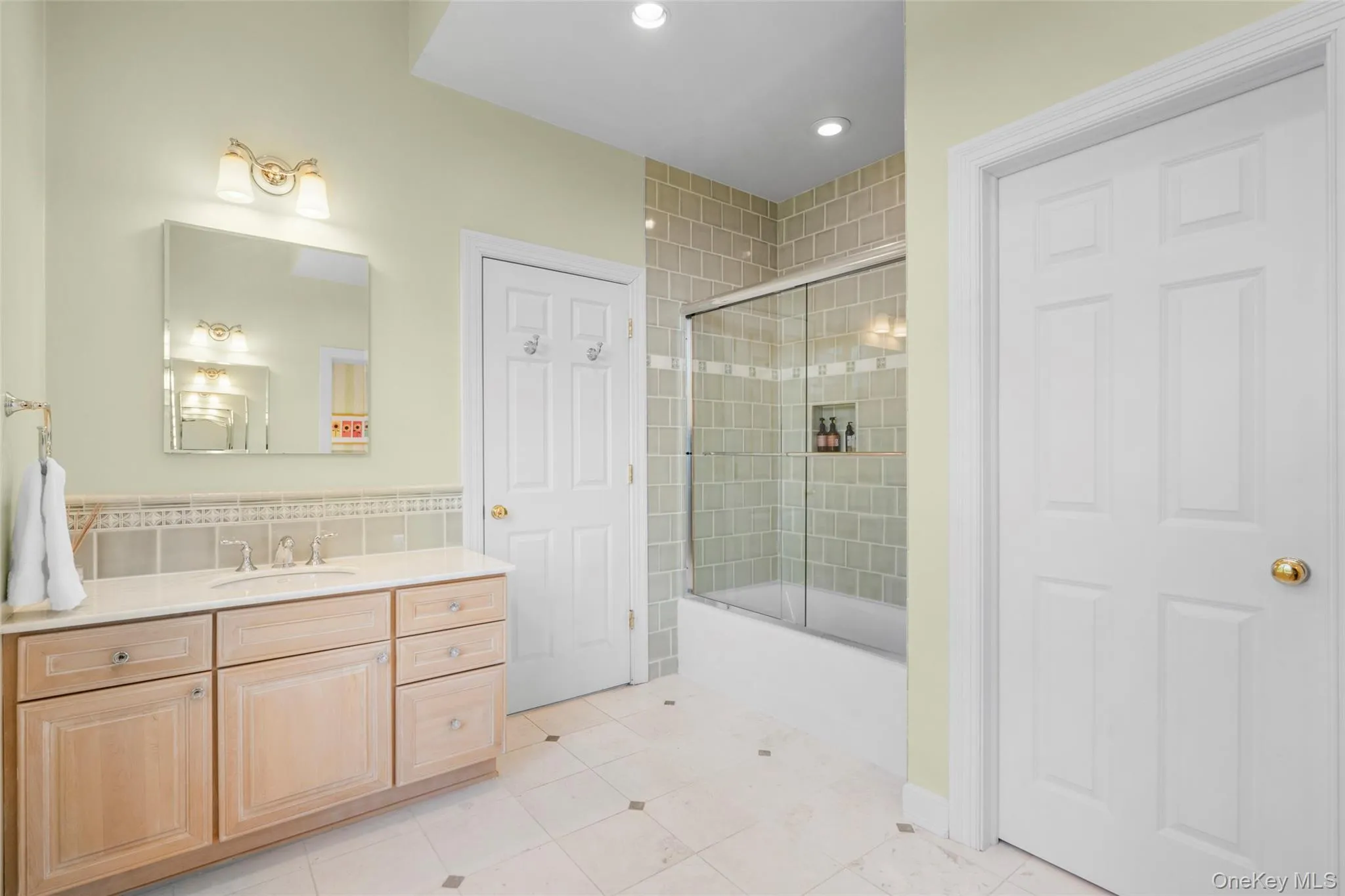 4 Griffen Drive, Mamaroneck, NY, 5 Bedrooms Bedrooms, 10 Rooms Rooms,4 BathroomsBathrooms,Residential,For Rent,Griffen,0,1020631 4 Griffen Drive, Mamaroneck, NY, 5 Bedrooms Bedrooms, 10 Rooms Rooms,4 BathroomsBathrooms,Residential,For Rent,Griffen,0,1020631