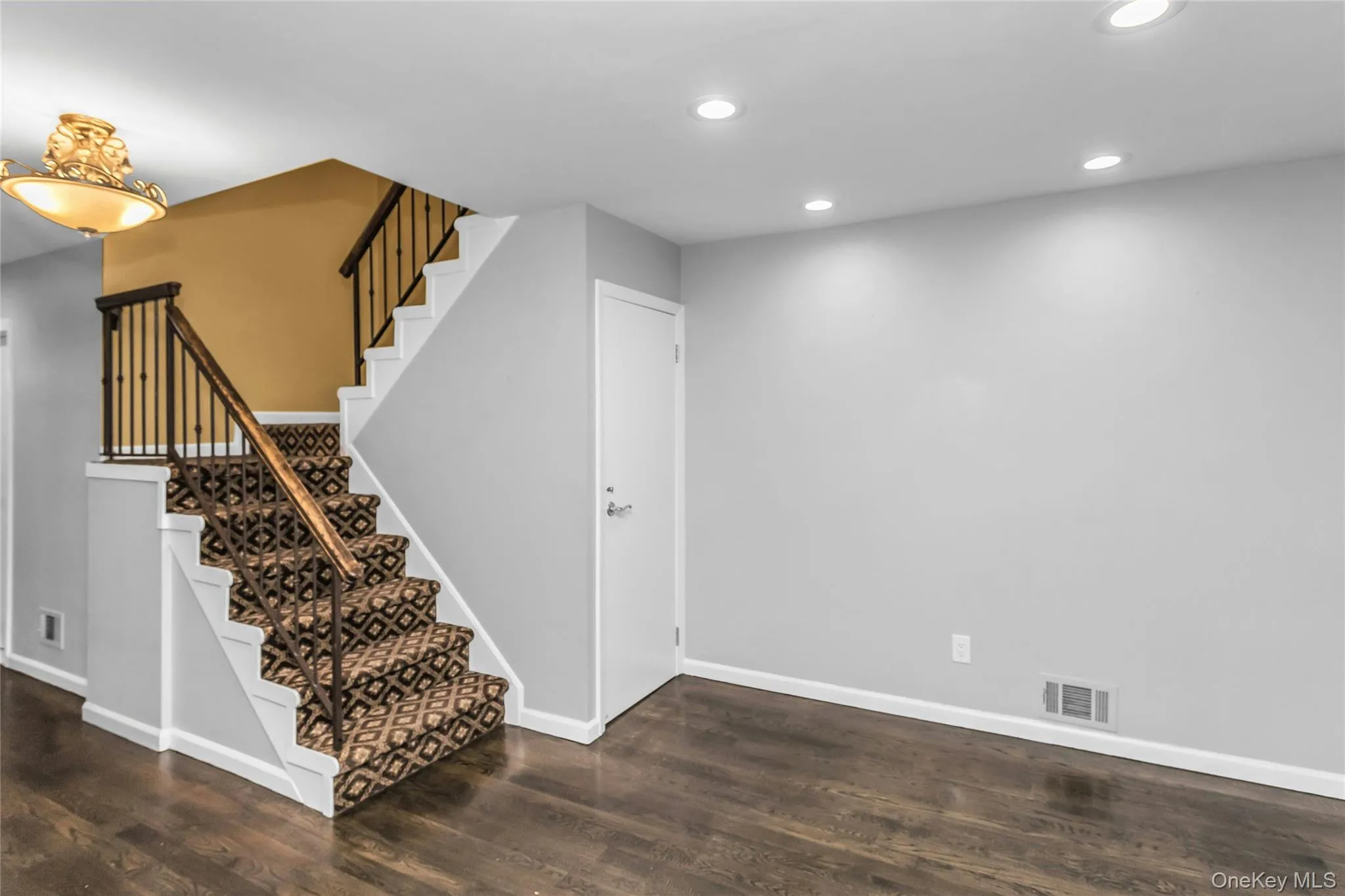 104 Woodlake Drive, Oyster Bay, NY, 3 Bedrooms Bedrooms, 7 Rooms Rooms,2 BathroomsBathrooms,Residential,For Rent,Woodlake,0,1020633 104 Woodlake Drive, Oyster Bay, NY, 3 Bedrooms Bedrooms, 7 Rooms Rooms,2 BathroomsBathrooms,Residential,For Rent,Woodlake,0,1020633