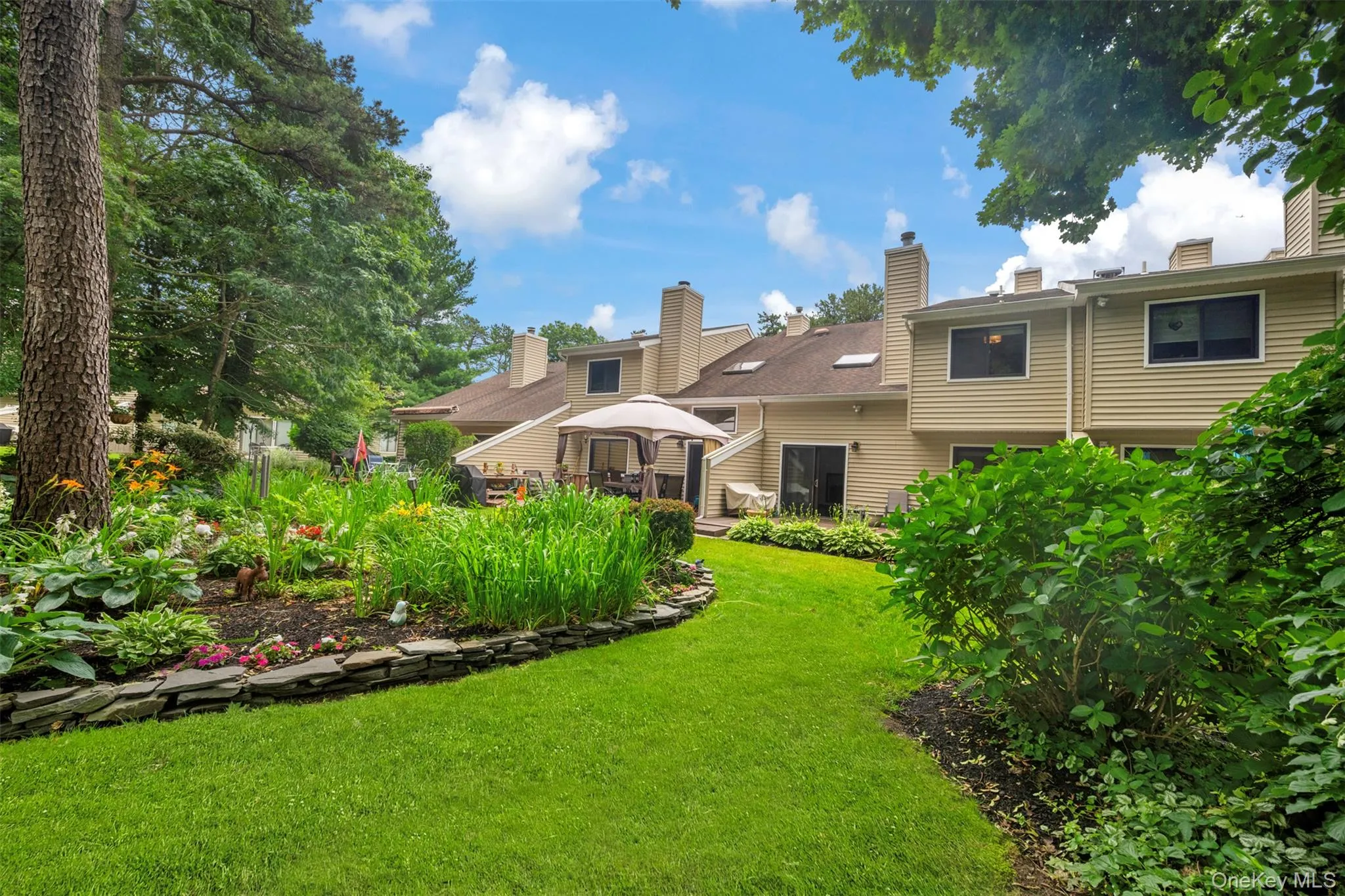 4 Hidden Pines Way, Islip, NY, 2 Bedrooms Bedrooms, 5 Rooms Rooms,2 BathroomsBathrooms,Residential Lease,For Rent,Hidden Pines,0,1020635 4 Hidden Pines Way, Islip, NY, 2 Bedrooms Bedrooms, 5 Rooms Rooms,2 BathroomsBathrooms,Residential Lease,For Rent,Hidden Pines,0,1020635