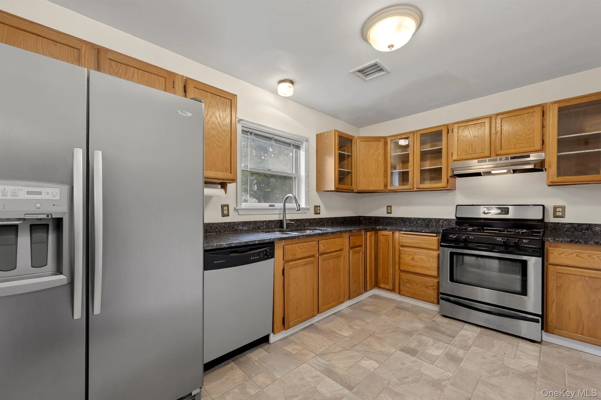 1 Melucci Court, Haverstraw, NY, 3 Bedrooms Bedrooms, 10 Rooms Rooms,2 BathroomsBathrooms,Residential,For Rent,Melucci,0,1020637 1 Melucci Court, Haverstraw, NY, 3 Bedrooms Bedrooms, 10 Rooms Rooms,2 BathroomsBathrooms,Residential,For Rent,Melucci,0,1020637
