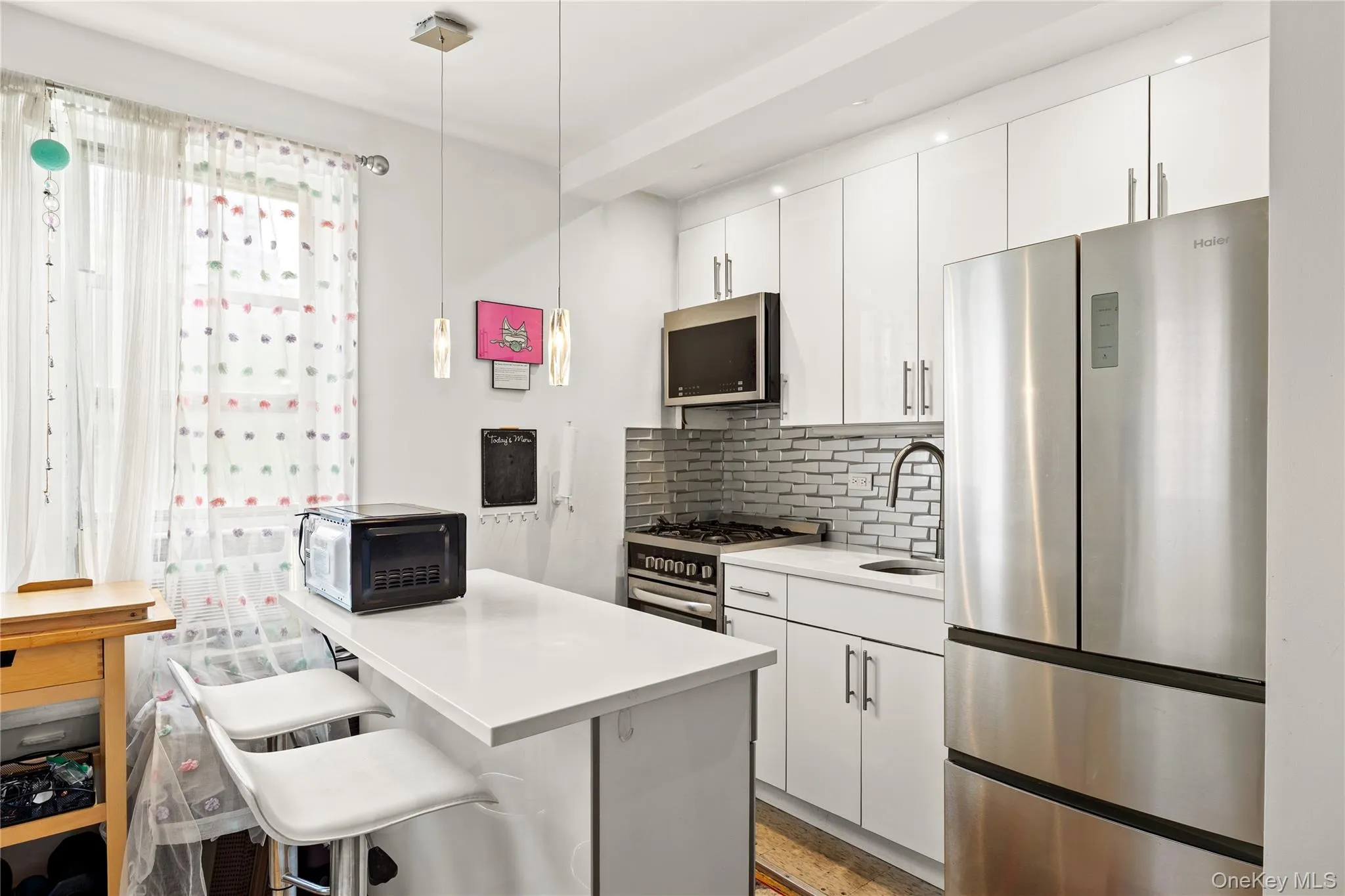 72-61 113th Forest Hills Street, New York, NY, 2 Rooms Rooms,1 BathroomBathrooms,Residential,For Rent,Forest Hills,0,1020641 72-61 113th Forest Hills Street, New York, NY, 2 Rooms Rooms,1 BathroomBathrooms,Residential,For Rent,Forest Hills,0,1020641