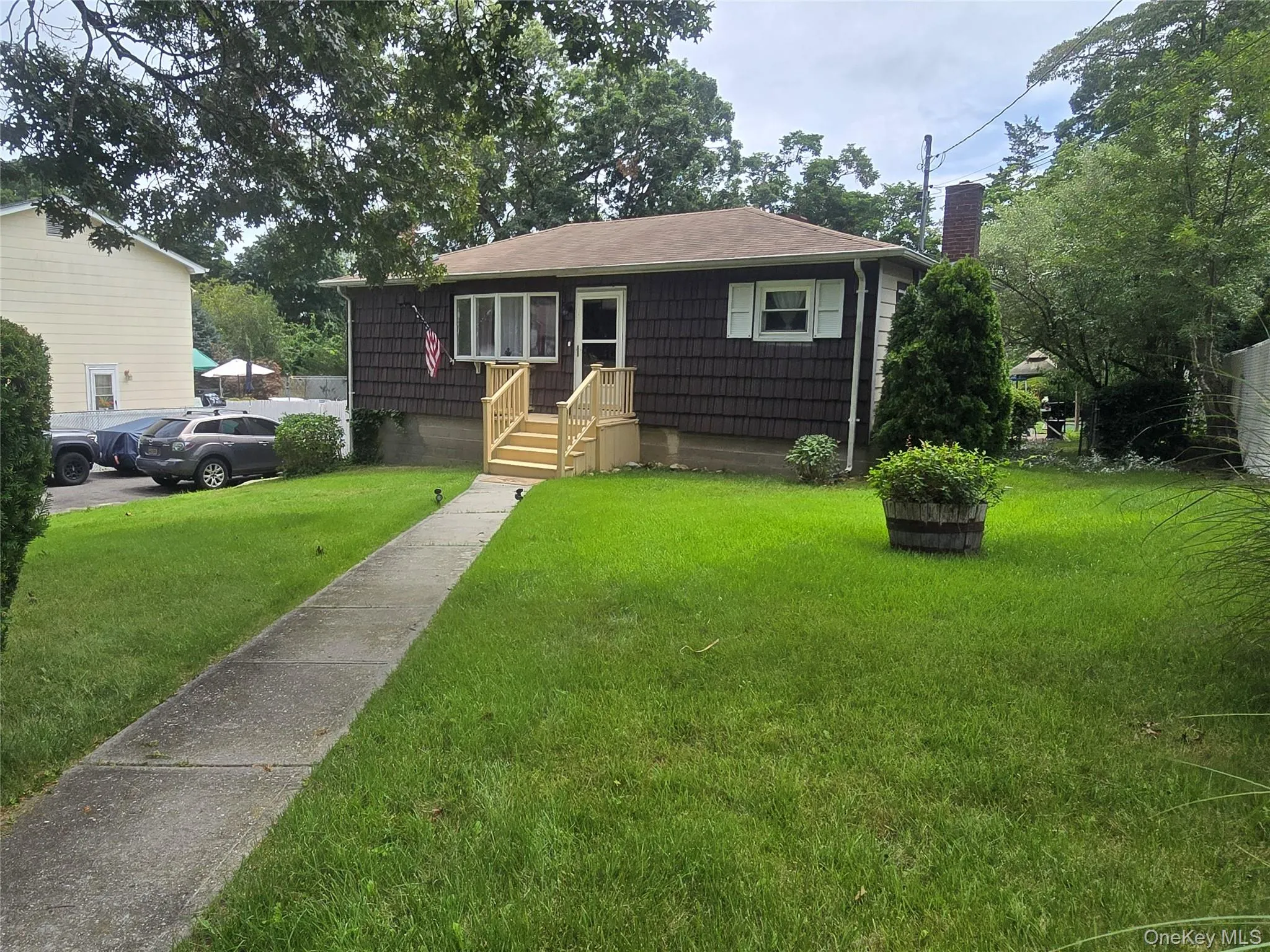 20 Birch Avenue, Brookhaven, NY, 2 Bedrooms Bedrooms, 5 Rooms Rooms,1 BathroomBathrooms,Residential,For Rent,Birch,0,1020644 20 Birch Avenue, Brookhaven, NY, 2 Bedrooms Bedrooms, 5 Rooms Rooms,1 BathroomBathrooms,Residential,For Rent,Birch,0,1020644