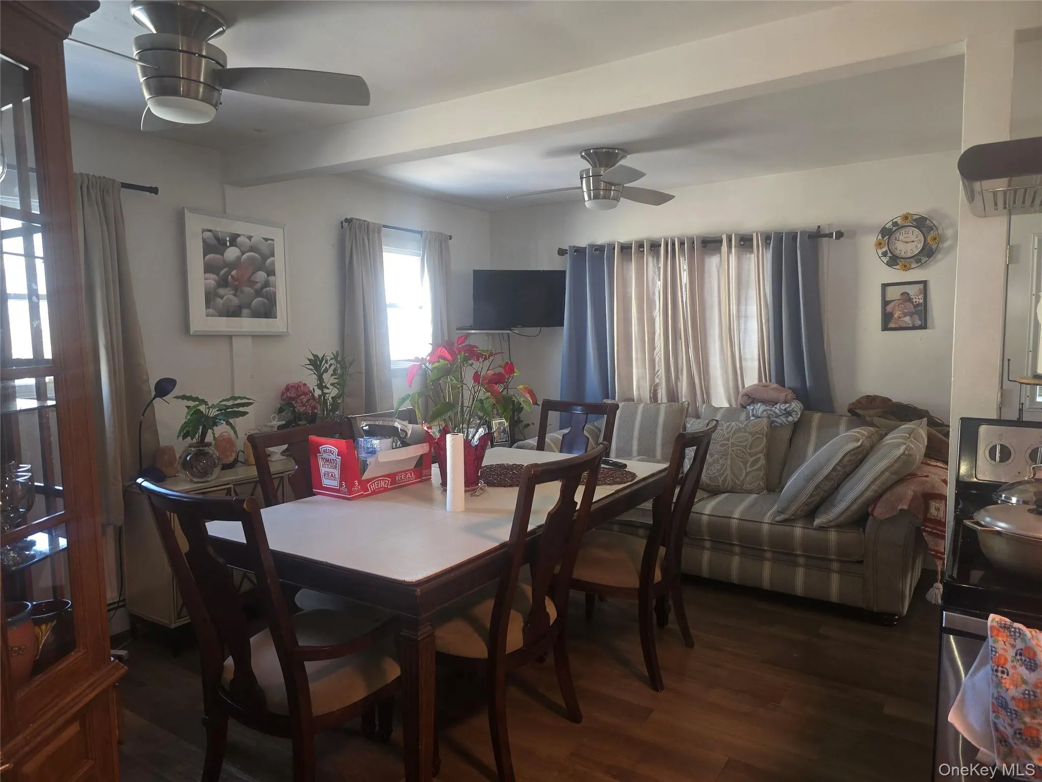 20 Birch Avenue, Brookhaven, NY, 2 Bedrooms Bedrooms, 5 Rooms Rooms,1 BathroomBathrooms,Residential,For Rent,Birch,0,1020644 20 Birch Avenue, Brookhaven, NY, 2 Bedrooms Bedrooms, 5 Rooms Rooms,1 BathroomBathrooms,Residential,For Rent,Birch,0,1020644