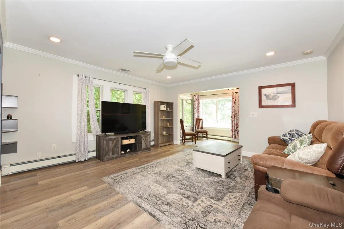 3 School Street, Islip, NY, 3 Bedrooms Bedrooms, 7 Rooms Rooms,2 BathroomsBathrooms,Residential,For Rent,School,0,1020646 3 School Street, Islip, NY, 3 Bedrooms Bedrooms, 7 Rooms Rooms,2 BathroomsBathrooms,Residential,For Rent,School,0,1020646