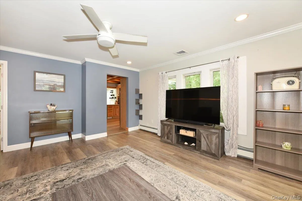 3 School Street, Islip, NY, 3 Bedrooms Bedrooms, 7 Rooms Rooms,2 BathroomsBathrooms,Residential,For Rent,School,0,1020646 3 School Street, Islip, NY, 3 Bedrooms Bedrooms, 7 Rooms Rooms,2 BathroomsBathrooms,Residential,For Rent,School,0,1020646
