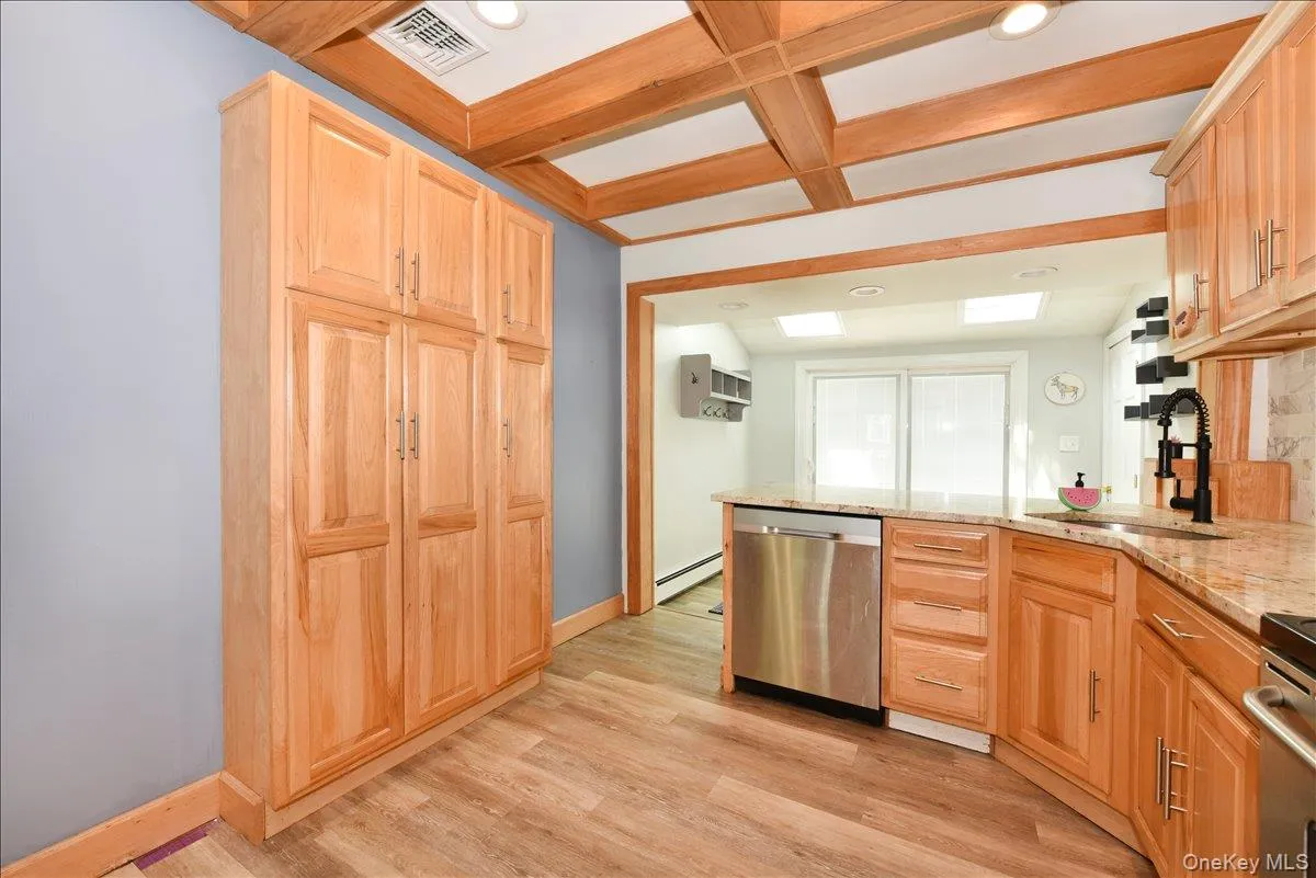 3 School Street, Islip, NY, 3 Bedrooms Bedrooms, 7 Rooms Rooms,2 BathroomsBathrooms,Residential,For Rent,School,0,1020646 3 School Street, Islip, NY, 3 Bedrooms Bedrooms, 7 Rooms Rooms,2 BathroomsBathrooms,Residential,For Rent,School,0,1020646