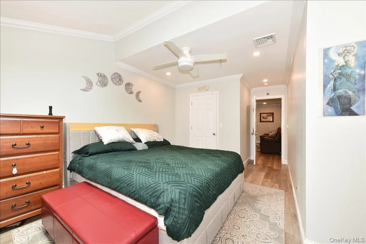 3 School Street, Islip, NY, 3 Bedrooms Bedrooms, 7 Rooms Rooms,2 BathroomsBathrooms,Residential,For Rent,School,0,1020646 3 School Street, Islip, NY, 3 Bedrooms Bedrooms, 7 Rooms Rooms,2 BathroomsBathrooms,Residential,For Rent,School,0,1020646