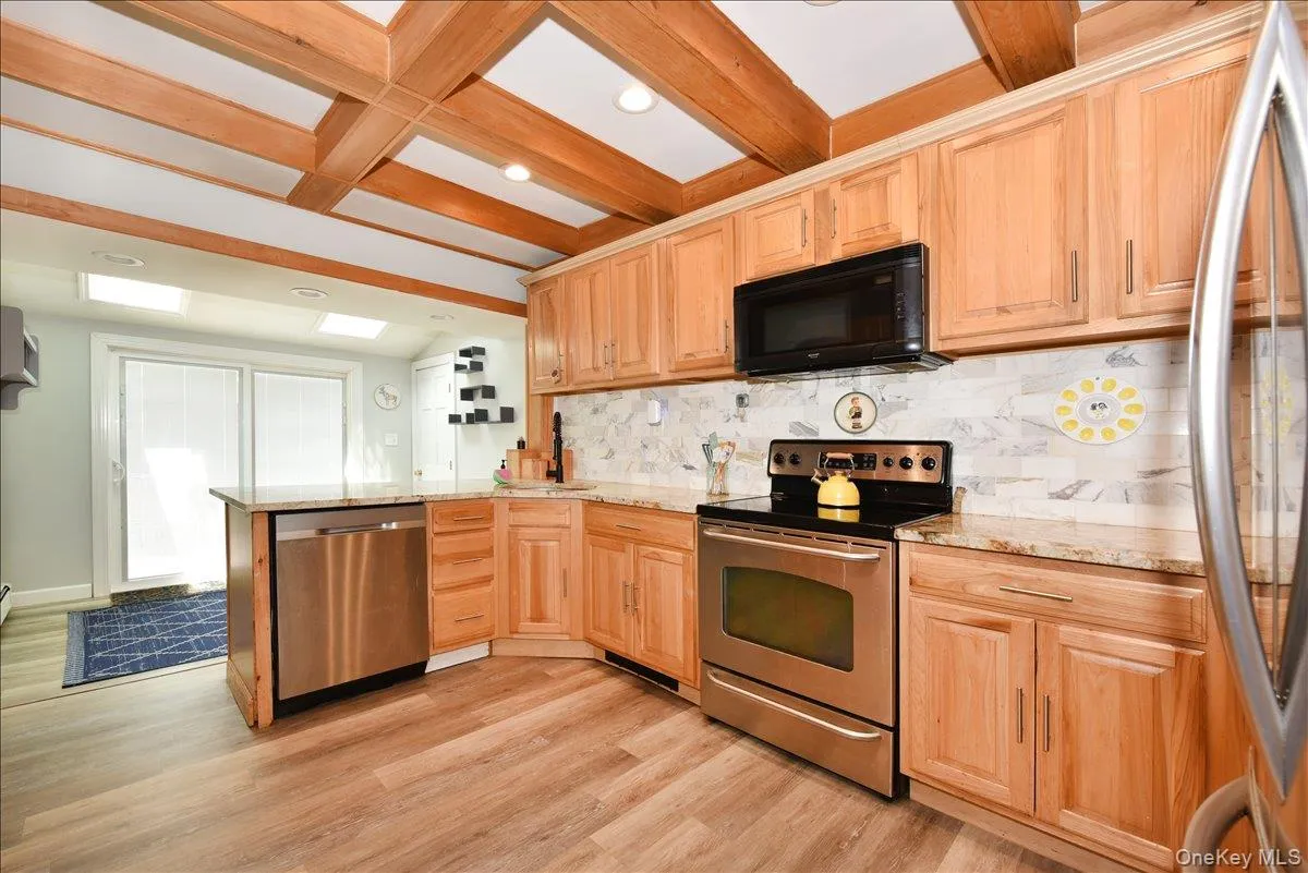 3 School Street, Islip, NY, 3 Bedrooms Bedrooms, 7 Rooms Rooms,2 BathroomsBathrooms,Residential,For Rent,School,0,1020646 3 School Street, Islip, NY, 3 Bedrooms Bedrooms, 7 Rooms Rooms,2 BathroomsBathrooms,Residential,For Rent,School,0,1020646