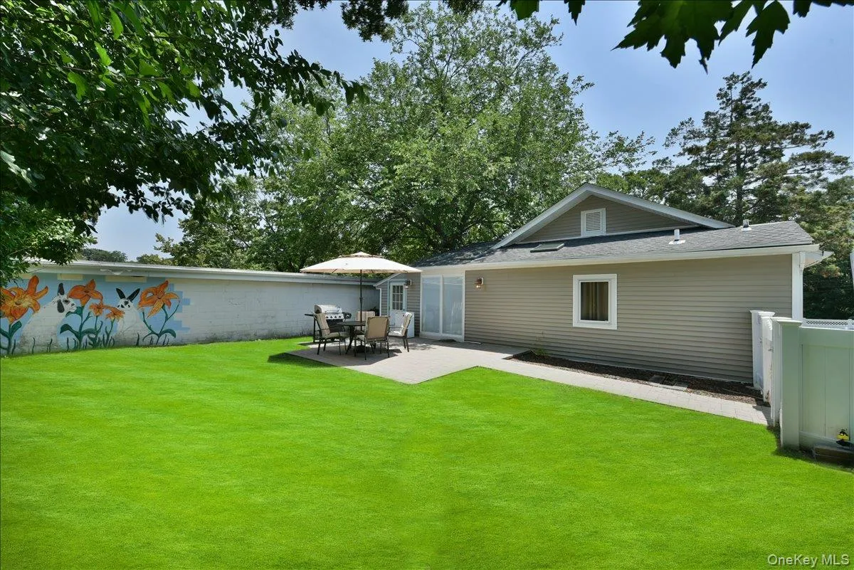 3 School Street, Islip, NY, 3 Bedrooms Bedrooms, 7 Rooms Rooms,2 BathroomsBathrooms,Residential,For Rent,School,0,1020646 3 School Street, Islip, NY, 3 Bedrooms Bedrooms, 7 Rooms Rooms,2 BathroomsBathrooms,Residential,For Rent,School,0,1020646