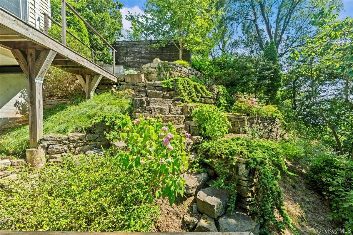 349 Warburton Avenue, Greenburgh, NY, 4 Bedrooms Bedrooms, 8 Rooms Rooms,3 BathroomsBathrooms,Residential Lease,For Rent,Warburton,0,1020650 349 Warburton Avenue, Greenburgh, NY, 4 Bedrooms Bedrooms, 8 Rooms Rooms,3 BathroomsBathrooms,Residential Lease,For Rent,Warburton,0,1020650