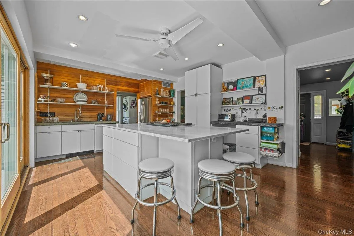349 Warburton Avenue, Greenburgh, NY, 4 Bedrooms Bedrooms, 8 Rooms Rooms,3 BathroomsBathrooms,Residential Lease,For Rent,Warburton,0,1020650 349 Warburton Avenue, Greenburgh, NY, 4 Bedrooms Bedrooms, 8 Rooms Rooms,3 BathroomsBathrooms,Residential Lease,For Rent,Warburton,0,1020650