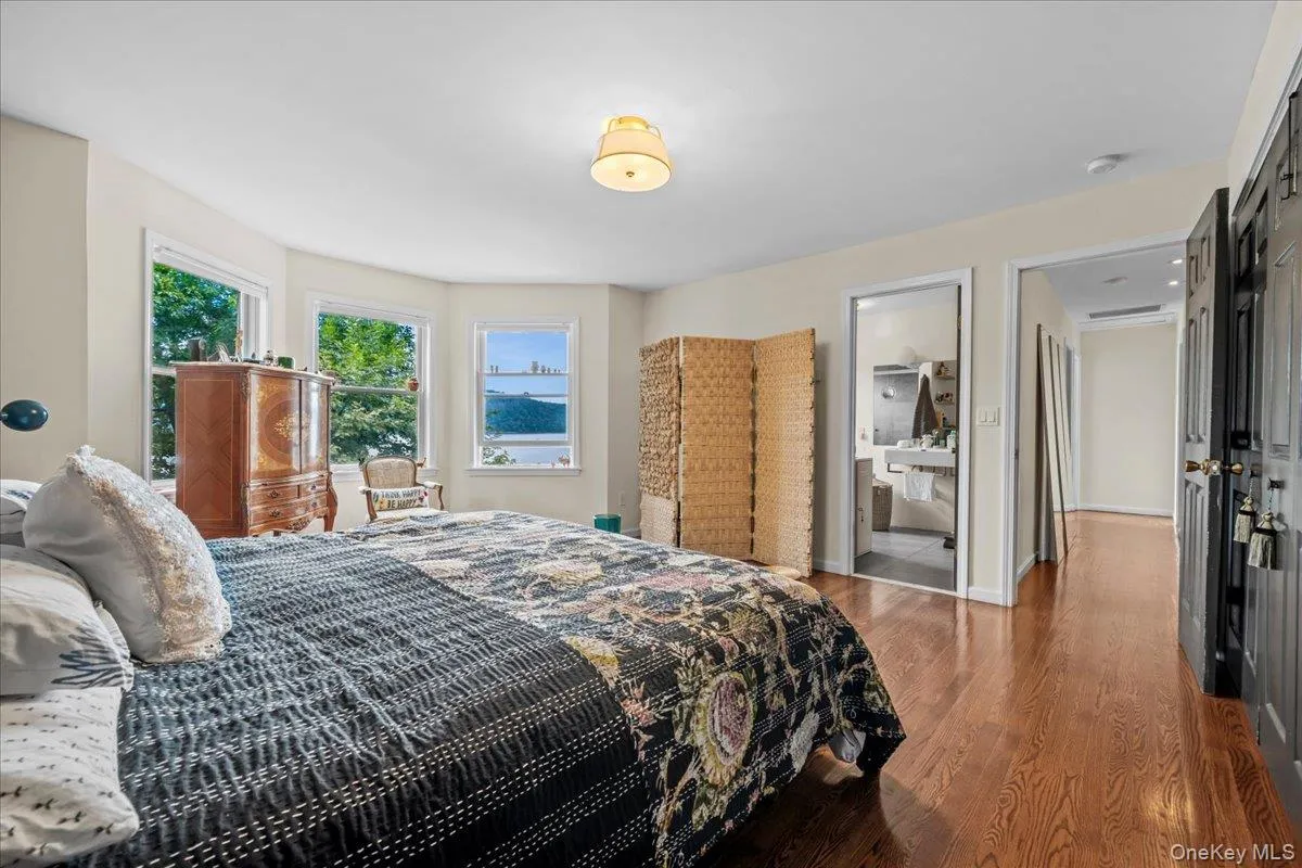 349 Warburton Avenue, Greenburgh, NY, 4 Bedrooms Bedrooms, 8 Rooms Rooms,3 BathroomsBathrooms,Residential Lease,For Rent,Warburton,0,1020650 349 Warburton Avenue, Greenburgh, NY, 4 Bedrooms Bedrooms, 8 Rooms Rooms,3 BathroomsBathrooms,Residential Lease,For Rent,Warburton,0,1020650