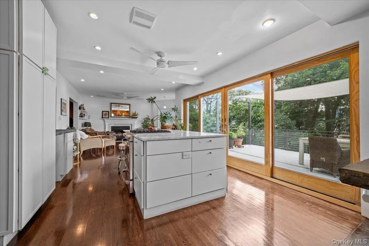 349 Warburton Avenue, Greenburgh, NY, 4 Bedrooms Bedrooms, 8 Rooms Rooms,3 BathroomsBathrooms,Residential Lease,For Rent,Warburton,0,1020650 349 Warburton Avenue, Greenburgh, NY, 4 Bedrooms Bedrooms, 8 Rooms Rooms,3 BathroomsBathrooms,Residential Lease,For Rent,Warburton,0,1020650