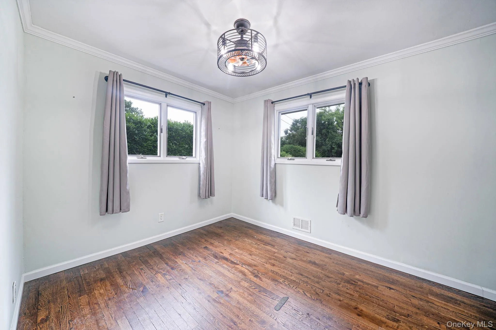18 Edi Avenue, Oyster Bay, NY, 3 Bedrooms Bedrooms, 7 Rooms Rooms,2 BathroomsBathrooms,Residential,For Rent,Edi,0,1020656 18 Edi Avenue, Oyster Bay, NY, 3 Bedrooms Bedrooms, 7 Rooms Rooms,2 BathroomsBathrooms,Residential,For Rent,Edi,0,1020656