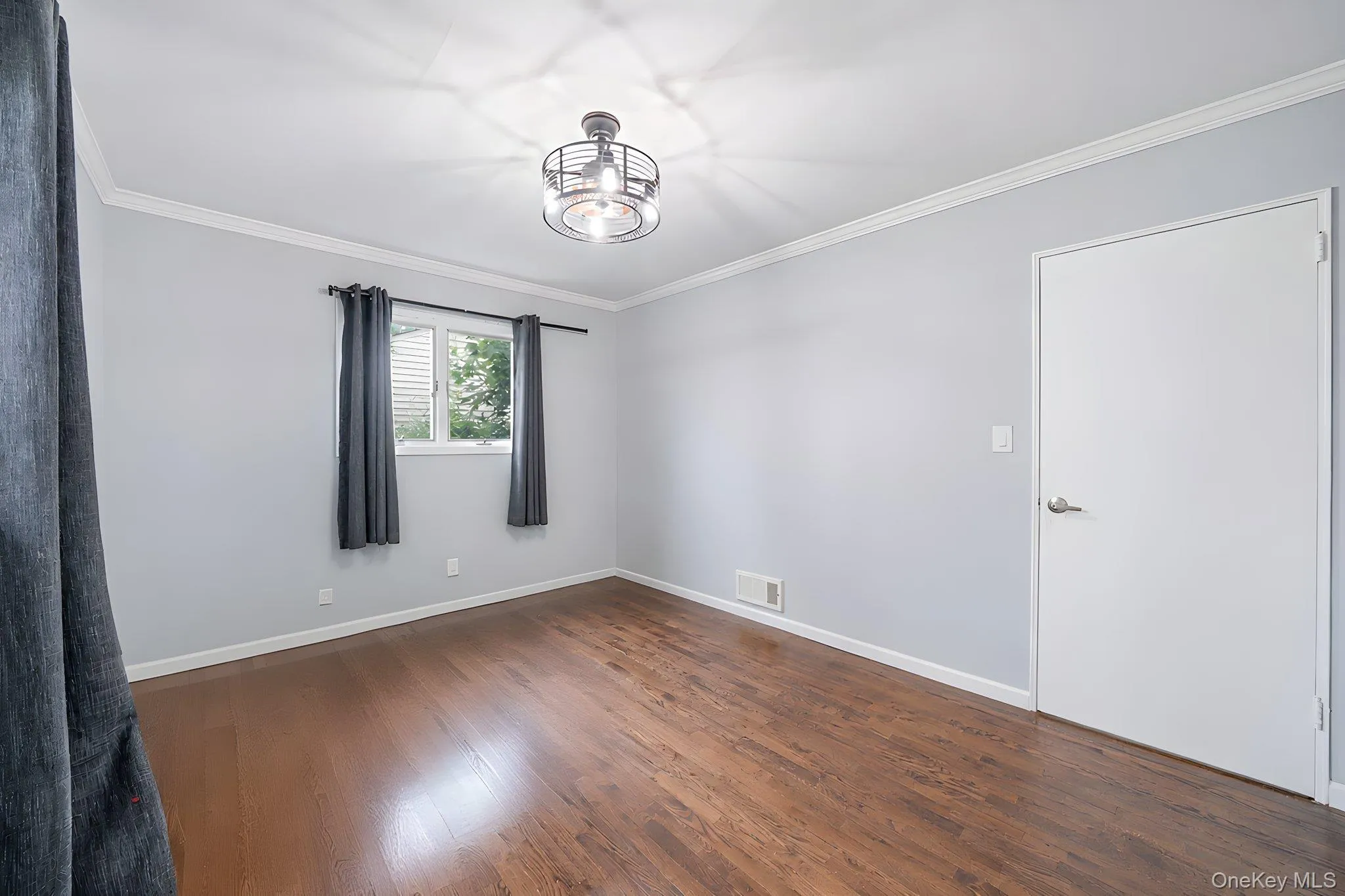 18 Edi Avenue, Oyster Bay, NY, 3 Bedrooms Bedrooms, 7 Rooms Rooms,2 BathroomsBathrooms,Residential,For Rent,Edi,0,1020656 18 Edi Avenue, Oyster Bay, NY, 3 Bedrooms Bedrooms, 7 Rooms Rooms,2 BathroomsBathrooms,Residential,For Rent,Edi,0,1020656