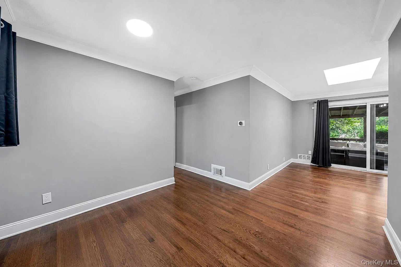 18 Edi Avenue, Oyster Bay, NY, 3 Bedrooms Bedrooms, 7 Rooms Rooms,2 BathroomsBathrooms,Residential,For Rent,Edi,0,1020656 18 Edi Avenue, Oyster Bay, NY, 3 Bedrooms Bedrooms, 7 Rooms Rooms,2 BathroomsBathrooms,Residential,For Rent,Edi,0,1020656