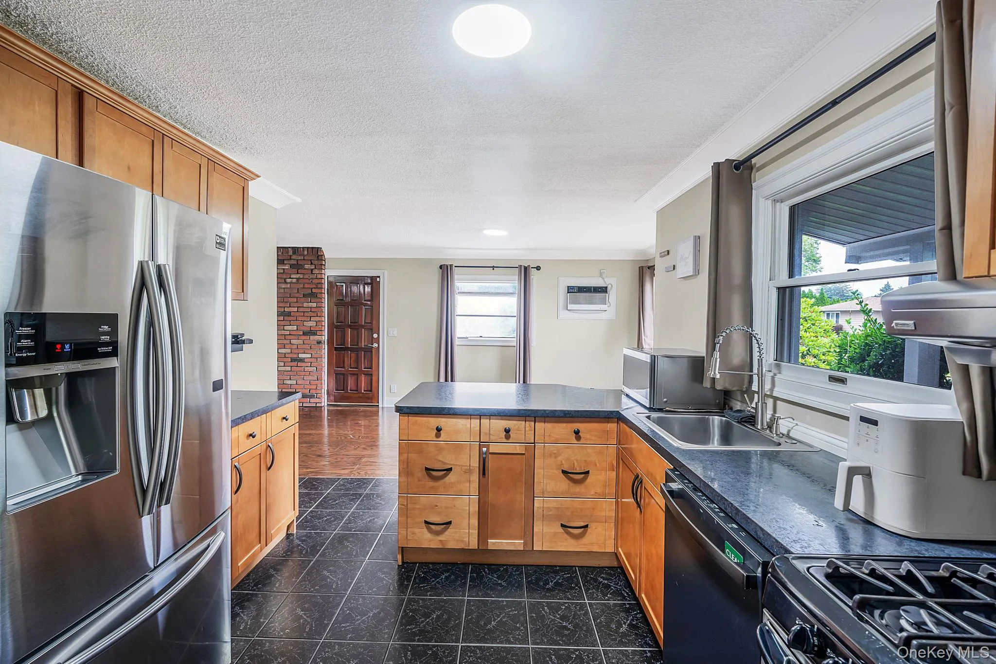 18 Edi Avenue, Oyster Bay, NY, 3 Bedrooms Bedrooms, 7 Rooms Rooms,2 BathroomsBathrooms,Residential,For Rent,Edi,0,1020656 18 Edi Avenue, Oyster Bay, NY, 3 Bedrooms Bedrooms, 7 Rooms Rooms,2 BathroomsBathrooms,Residential,For Rent,Edi,0,1020656