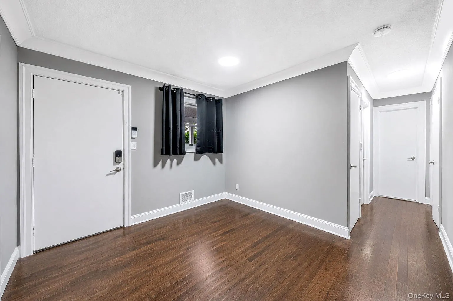 18 Edi Avenue, Oyster Bay, NY, 3 Bedrooms Bedrooms, 7 Rooms Rooms,2 BathroomsBathrooms,Residential,For Rent,Edi,0,1020656 18 Edi Avenue, Oyster Bay, NY, 3 Bedrooms Bedrooms, 7 Rooms Rooms,2 BathroomsBathrooms,Residential,For Rent,Edi,0,1020656