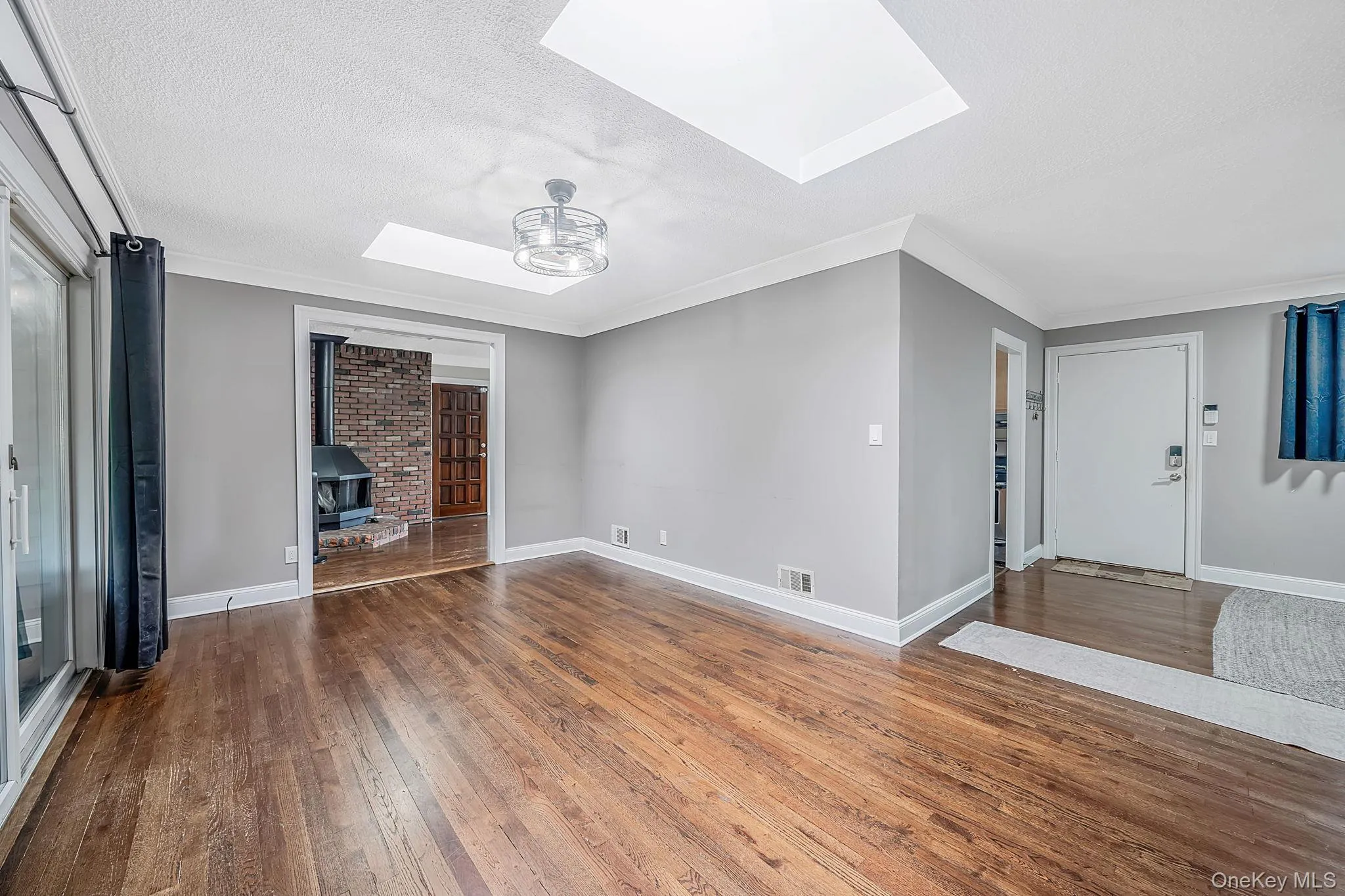 18 Edi Avenue, Oyster Bay, NY, 3 Bedrooms Bedrooms, 7 Rooms Rooms,2 BathroomsBathrooms,Residential,For Rent,Edi,0,1020656 18 Edi Avenue, Oyster Bay, NY, 3 Bedrooms Bedrooms, 7 Rooms Rooms,2 BathroomsBathrooms,Residential,For Rent,Edi,0,1020656