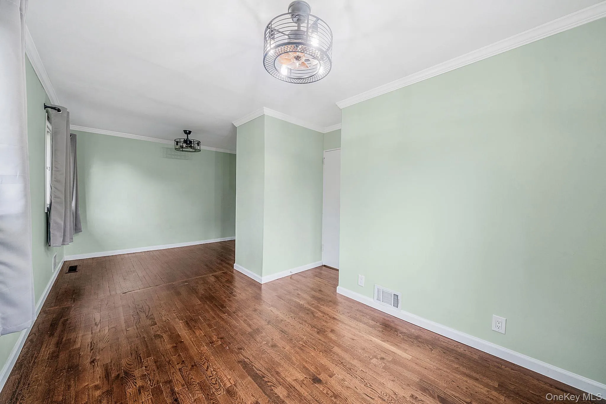 18 Edi Avenue, Oyster Bay, NY, 3 Bedrooms Bedrooms, 7 Rooms Rooms,2 BathroomsBathrooms,Residential,For Rent,Edi,0,1020656 18 Edi Avenue, Oyster Bay, NY, 3 Bedrooms Bedrooms, 7 Rooms Rooms,2 BathroomsBathrooms,Residential,For Rent,Edi,0,1020656