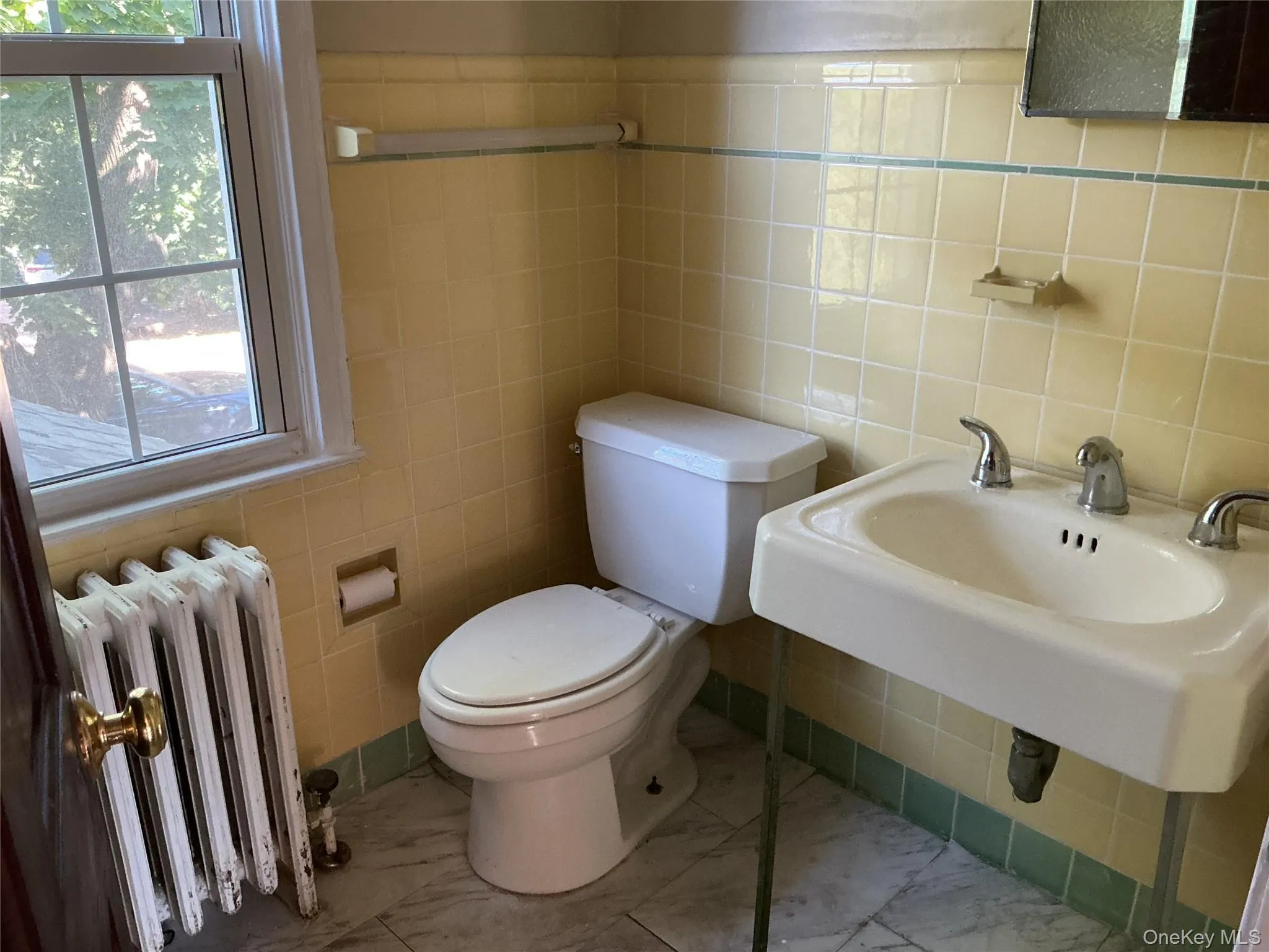 45 Tennyson Avenue, North Hempstead, NY, 6 Bedrooms Bedrooms, 9 Rooms Rooms,2 BathroomsBathrooms,Residential Lease,For Rent,Tennyson,0,1020658 45 Tennyson Avenue, North Hempstead, NY, 6 Bedrooms Bedrooms, 9 Rooms Rooms,2 BathroomsBathrooms,Residential Lease,For Rent,Tennyson,0,1020658