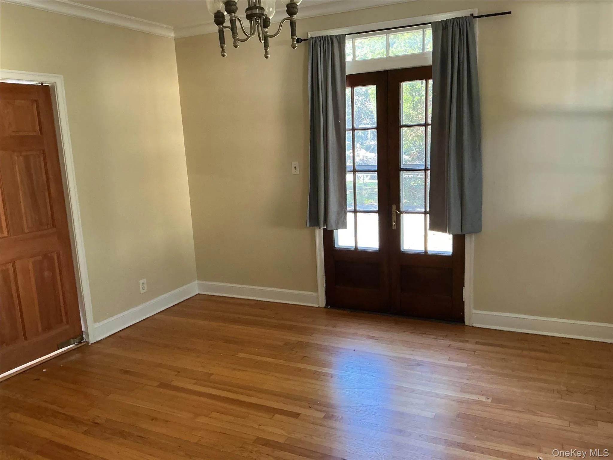 45 Tennyson Avenue, North Hempstead, NY, 6 Bedrooms Bedrooms, 9 Rooms Rooms,2 BathroomsBathrooms,Residential Lease,For Rent,Tennyson,0,1020658 45 Tennyson Avenue, North Hempstead, NY, 6 Bedrooms Bedrooms, 9 Rooms Rooms,2 BathroomsBathrooms,Residential Lease,For Rent,Tennyson,0,1020658