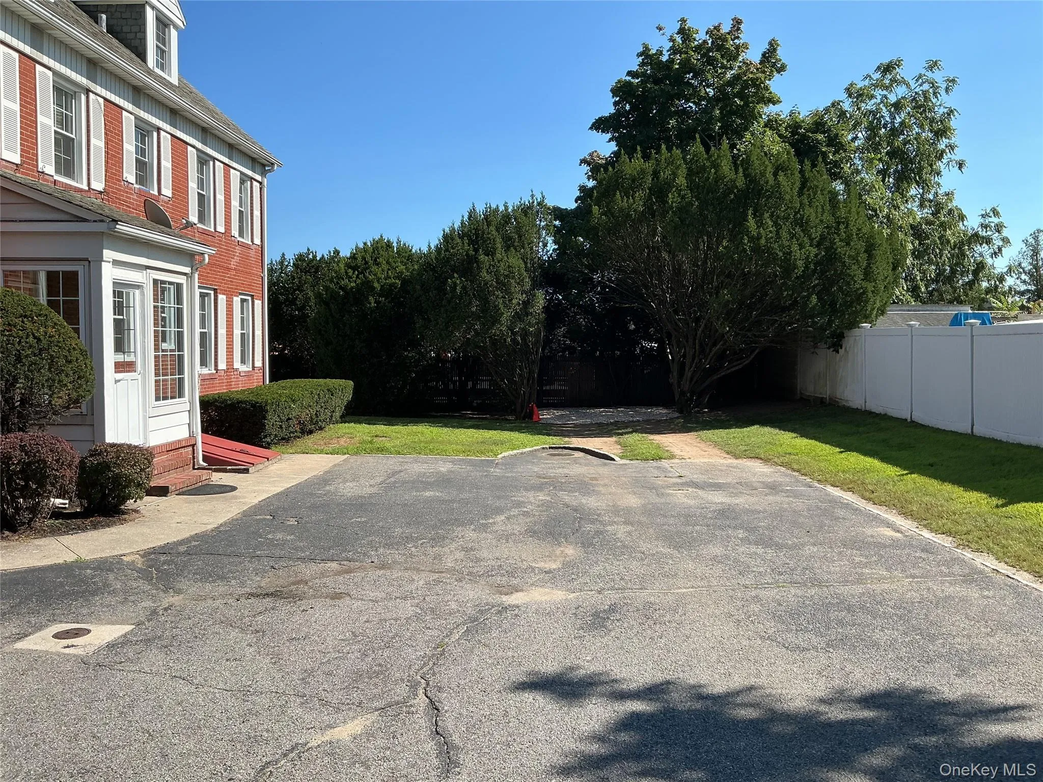 45 Tennyson Avenue, North Hempstead, NY, 6 Bedrooms Bedrooms, 9 Rooms Rooms,2 BathroomsBathrooms,Residential Lease,For Rent,Tennyson,0,1020658 45 Tennyson Avenue, North Hempstead, NY, 6 Bedrooms Bedrooms, 9 Rooms Rooms,2 BathroomsBathrooms,Residential Lease,For Rent,Tennyson,0,1020658