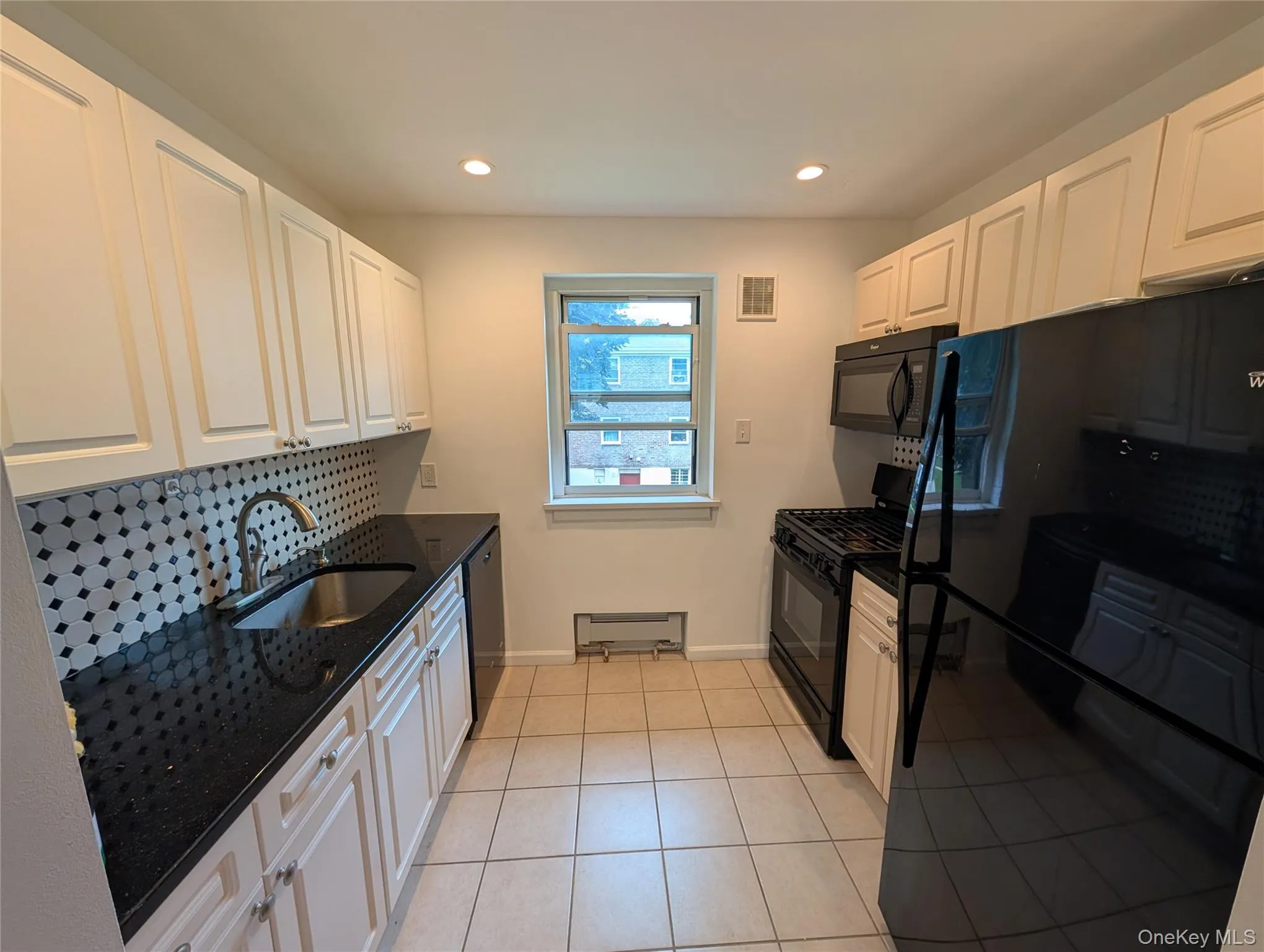 15048 Jewel Avenue, New York, NY, 1 Bedroom Bedrooms, 4 Rooms Rooms,1 BathroomBathrooms,Residential,For Rent,Jewel,0,1020659 15048 Jewel Avenue, New York, NY, 1 Bedroom Bedrooms, 4 Rooms Rooms,1 BathroomBathrooms,Residential,For Rent,Jewel,0,1020659