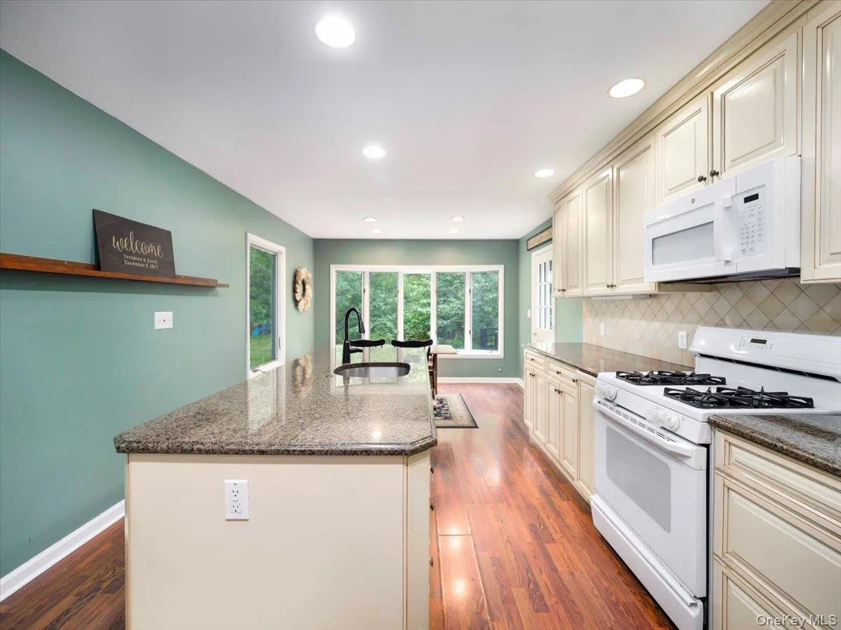 44 Oriole Street, Orangetown, NY, 3 Bedrooms Bedrooms, 7 Rooms Rooms,2 BathroomsBathrooms,Residential,For Rent,Oriole,0,1020660 44 Oriole Street, Orangetown, NY, 3 Bedrooms Bedrooms, 7 Rooms Rooms,2 BathroomsBathrooms,Residential,For Rent,Oriole,0,1020660