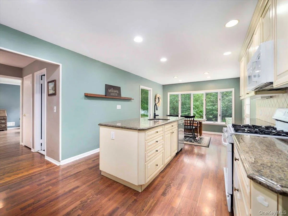 44 Oriole Street, Orangetown, NY, 3 Bedrooms Bedrooms, 7 Rooms Rooms,2 BathroomsBathrooms,Residential,For Rent,Oriole,0,1020660 44 Oriole Street, Orangetown, NY, 3 Bedrooms Bedrooms, 7 Rooms Rooms,2 BathroomsBathrooms,Residential,For Rent,Oriole,0,1020660