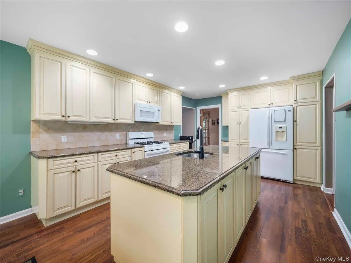 44 Oriole Street, Orangetown, NY, 3 Bedrooms Bedrooms, 7 Rooms Rooms,2 BathroomsBathrooms,Residential,For Rent,Oriole,0,1020660 44 Oriole Street, Orangetown, NY, 3 Bedrooms Bedrooms, 7 Rooms Rooms,2 BathroomsBathrooms,Residential,For Rent,Oriole,0,1020660
