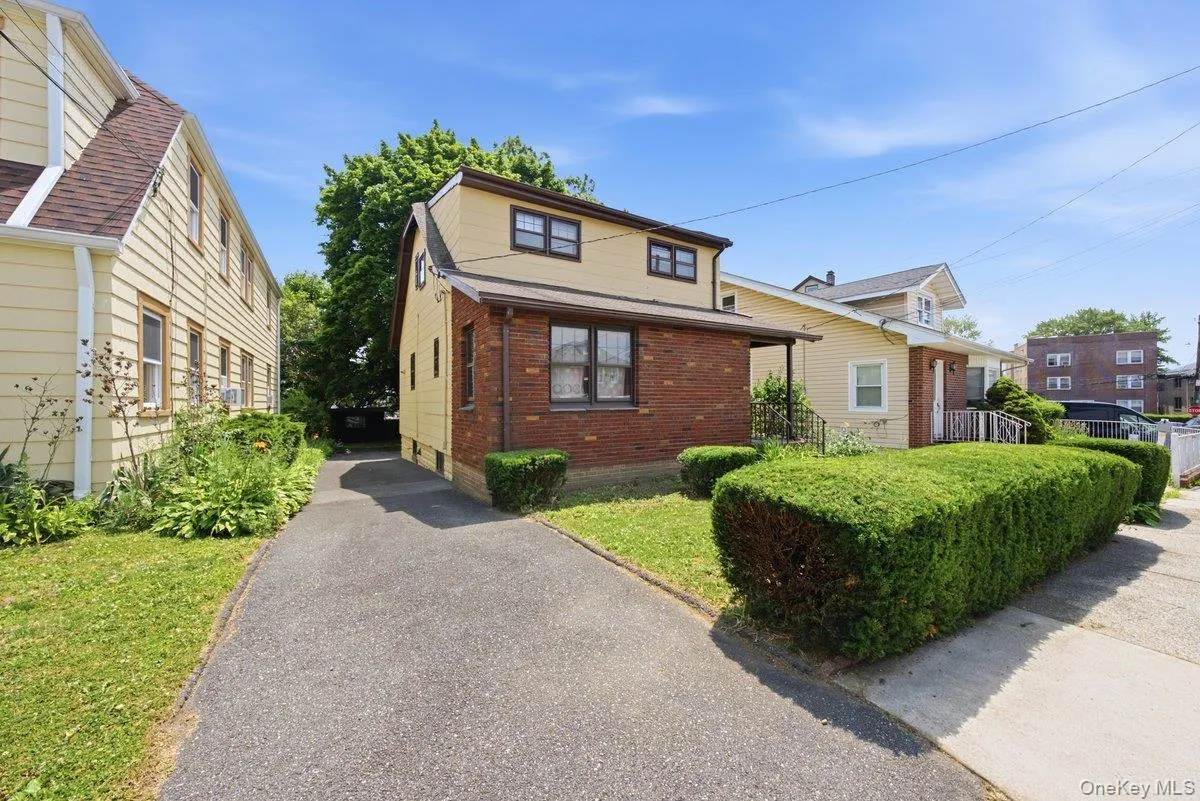 24 Cooper Street, Yonkers, NY, 2 Bedrooms Bedrooms, 7 Rooms Rooms,1 BathroomBathrooms,Residential,For Rent,Cooper,0,1020662 24 Cooper Street, Yonkers, NY, 2 Bedrooms Bedrooms, 7 Rooms Rooms,1 BathroomBathrooms,Residential,For Rent,Cooper,0,1020662
