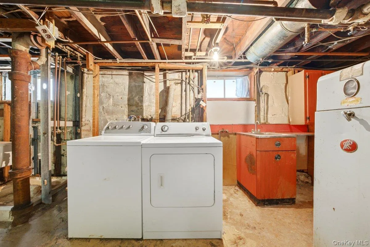 24 Cooper Street, Yonkers, NY, 2 Bedrooms Bedrooms, 7 Rooms Rooms,1 BathroomBathrooms,Residential,For Rent,Cooper,0,1020662 24 Cooper Street, Yonkers, NY, 2 Bedrooms Bedrooms, 7 Rooms Rooms,1 BathroomBathrooms,Residential,For Rent,Cooper,0,1020662