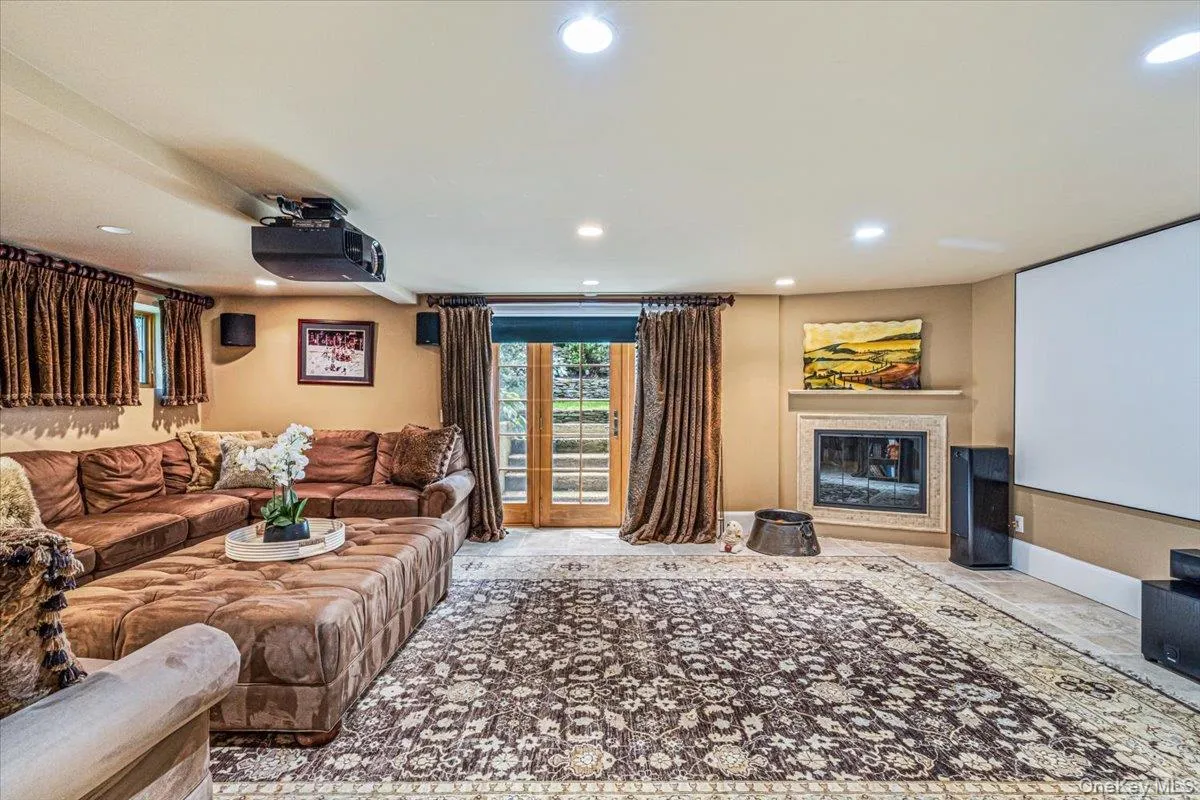 39 Cherry Lane, Oyster Bay, NY, 5 Bedrooms Bedrooms, 9 Rooms Rooms,5 BathroomsBathrooms,Residential,For Rent,Cherry,0,1020663 39 Cherry Lane, Oyster Bay, NY, 5 Bedrooms Bedrooms, 9 Rooms Rooms,5 BathroomsBathrooms,Residential,For Rent,Cherry,0,1020663