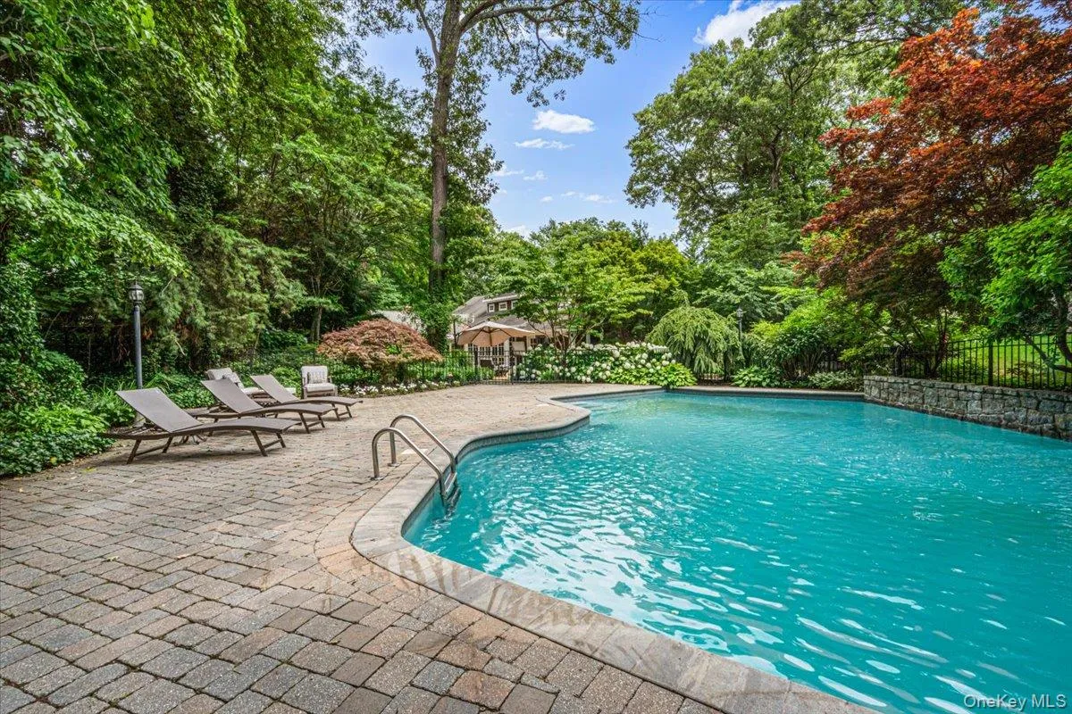 39 Cherry Lane, Oyster Bay, NY, 5 Bedrooms Bedrooms, 9 Rooms Rooms,5 BathroomsBathrooms,Residential,For Rent,Cherry,0,1020663 39 Cherry Lane, Oyster Bay, NY, 5 Bedrooms Bedrooms, 9 Rooms Rooms,5 BathroomsBathrooms,Residential,For Rent,Cherry,0,1020663