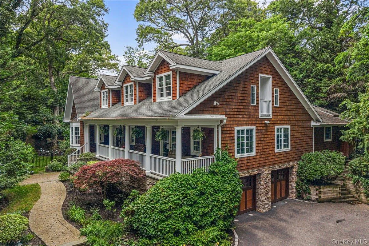 39 Cherry Lane, Oyster Bay, NY, 5 Bedrooms Bedrooms, 9 Rooms Rooms,5 BathroomsBathrooms,Residential,For Rent,Cherry,0,1020663 39 Cherry Lane, Oyster Bay, NY, 5 Bedrooms Bedrooms, 9 Rooms Rooms,5 BathroomsBathrooms,Residential,For Rent,Cherry,0,1020663