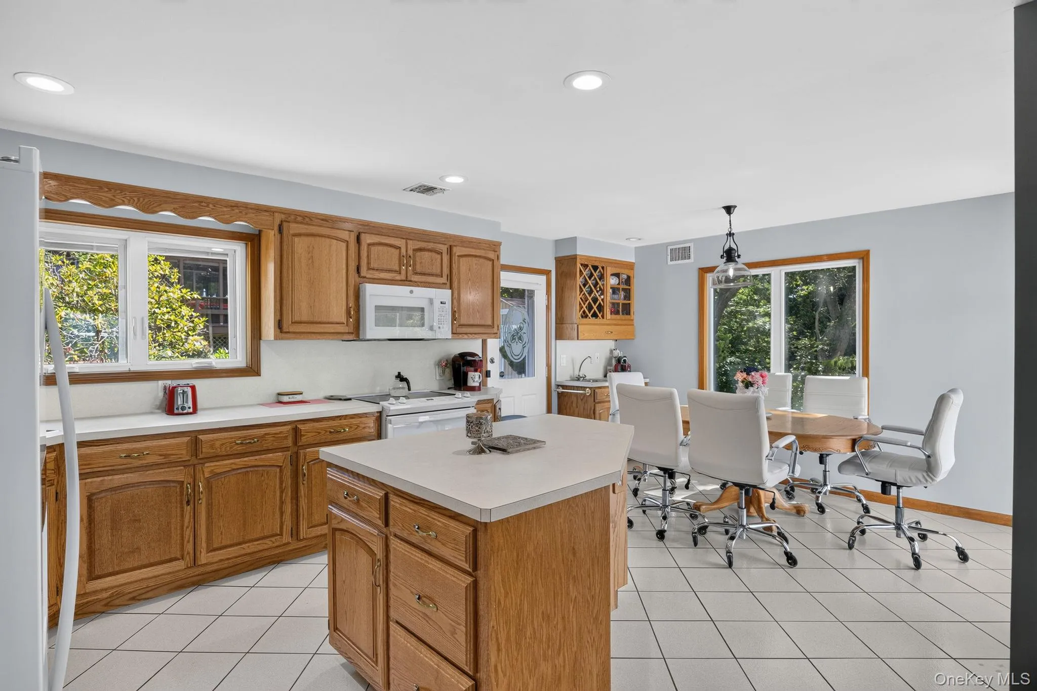103 Soundview Drive, Brookhaven, NY, 4 Bedrooms Bedrooms, 7 Rooms Rooms,2 BathroomsBathrooms,Residential,For Rent,Soundview,0,1020664 103 Soundview Drive, Brookhaven, NY, 4 Bedrooms Bedrooms, 7 Rooms Rooms,2 BathroomsBathrooms,Residential,For Rent,Soundview,0,1020664